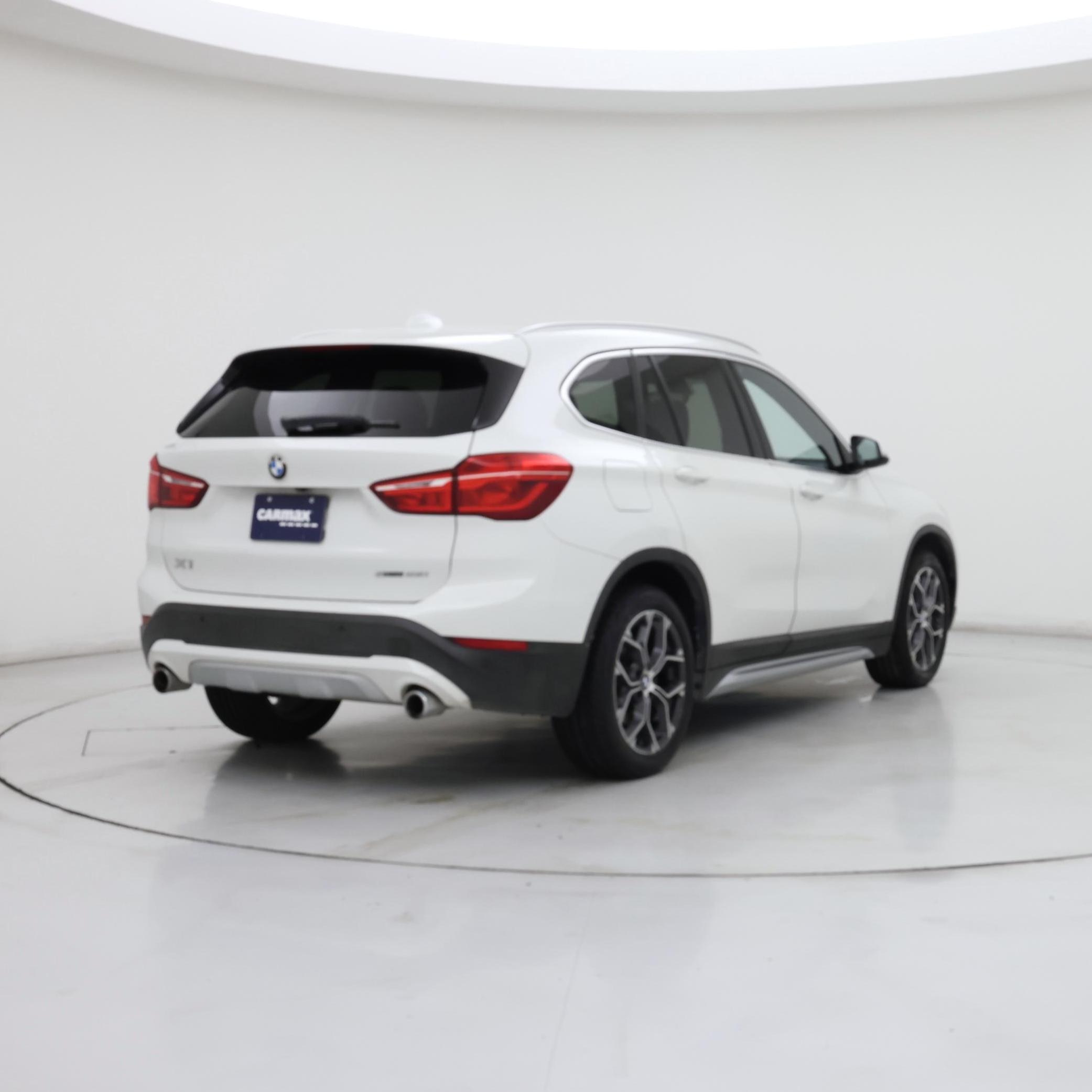 Thumbnail: 2021 BMW X1 - 8