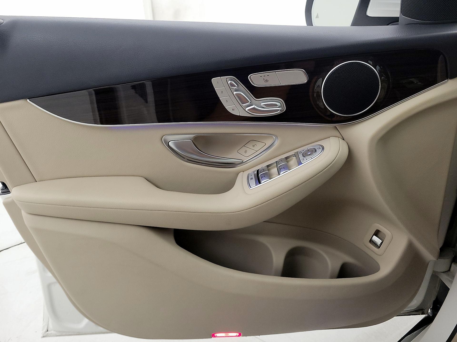 Thumbnail: 2022 Mercedes-Benz GLC - 12