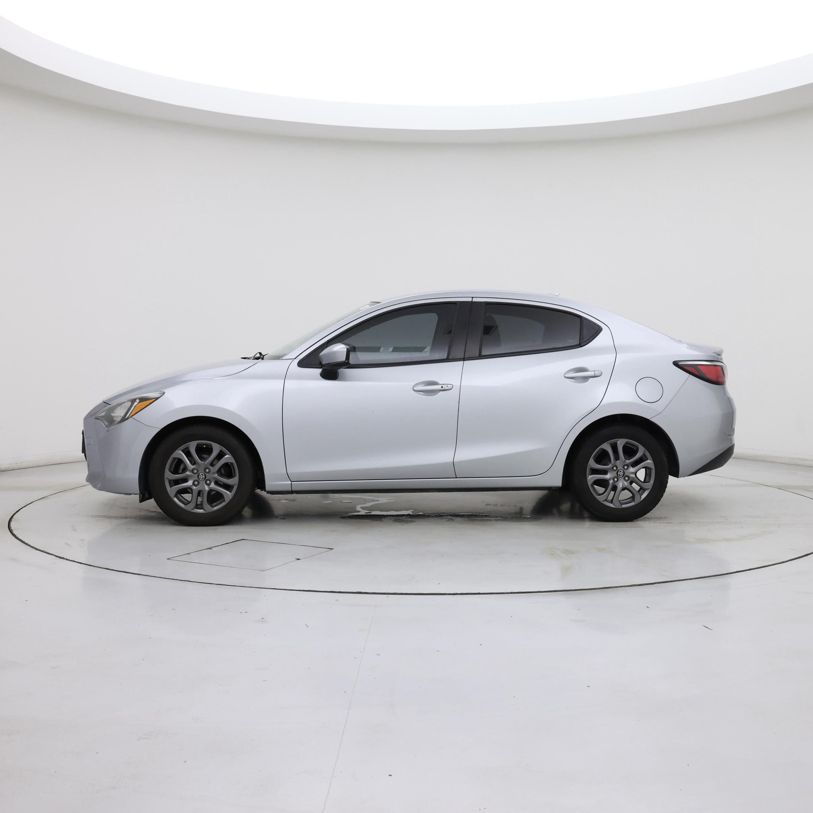 Thumbnail: 2019 Toyota Yaris - 3