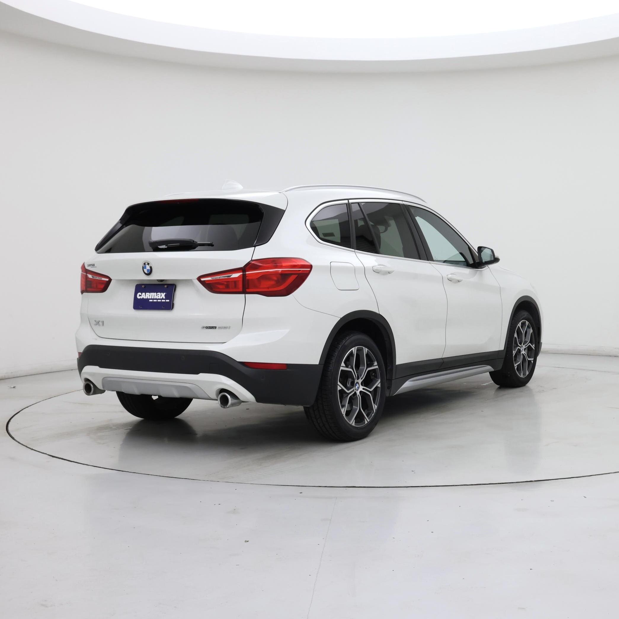 Thumbnail: 2021 BMW X1 - 8
