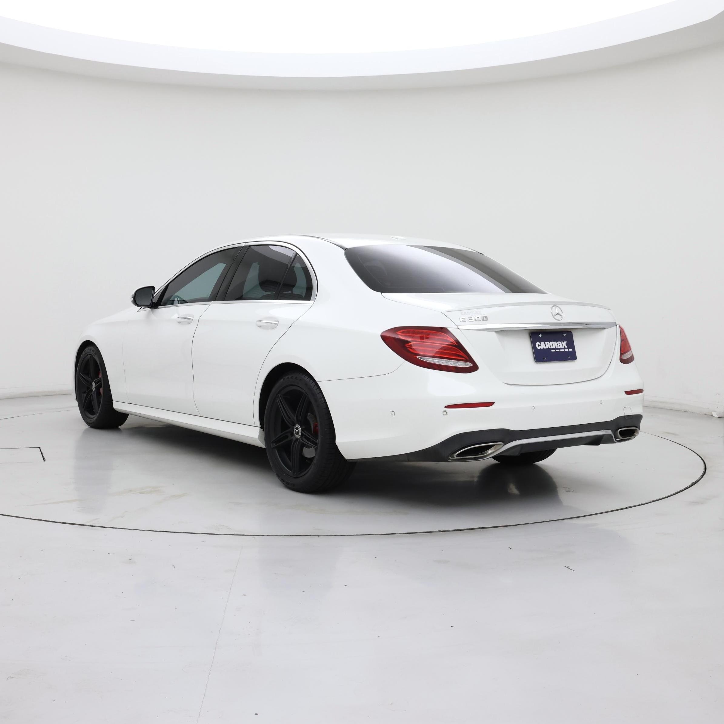 Thumbnail: 2018 Mercedes-Benz E-Class - 2