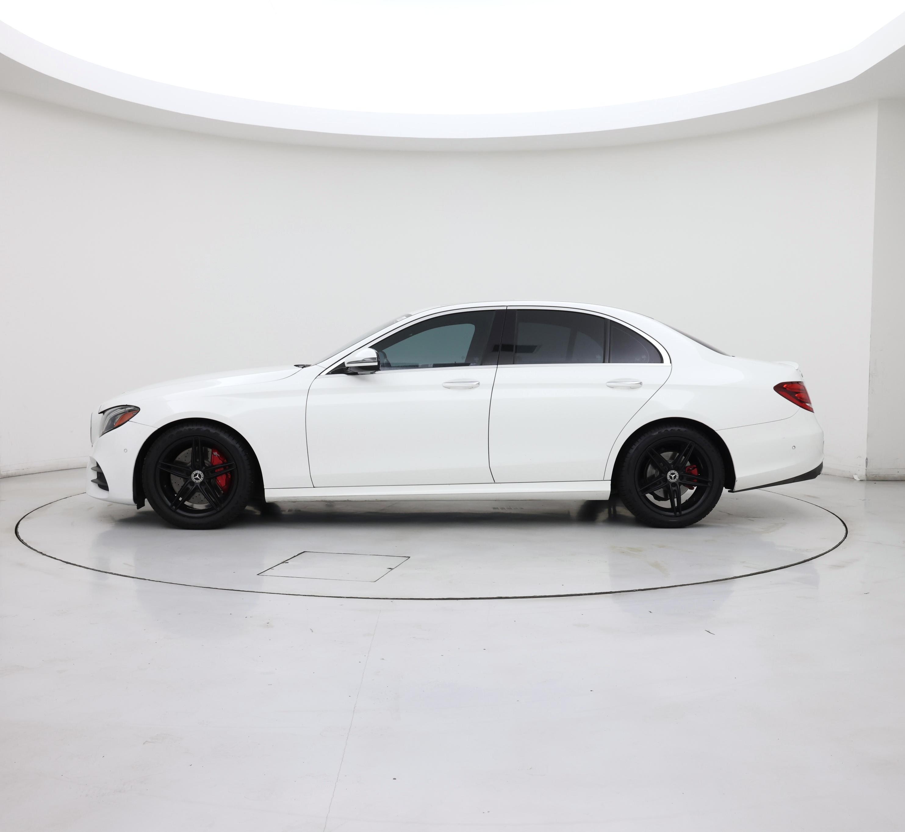 Thumbnail: 2018 Mercedes-Benz E-Class - 3