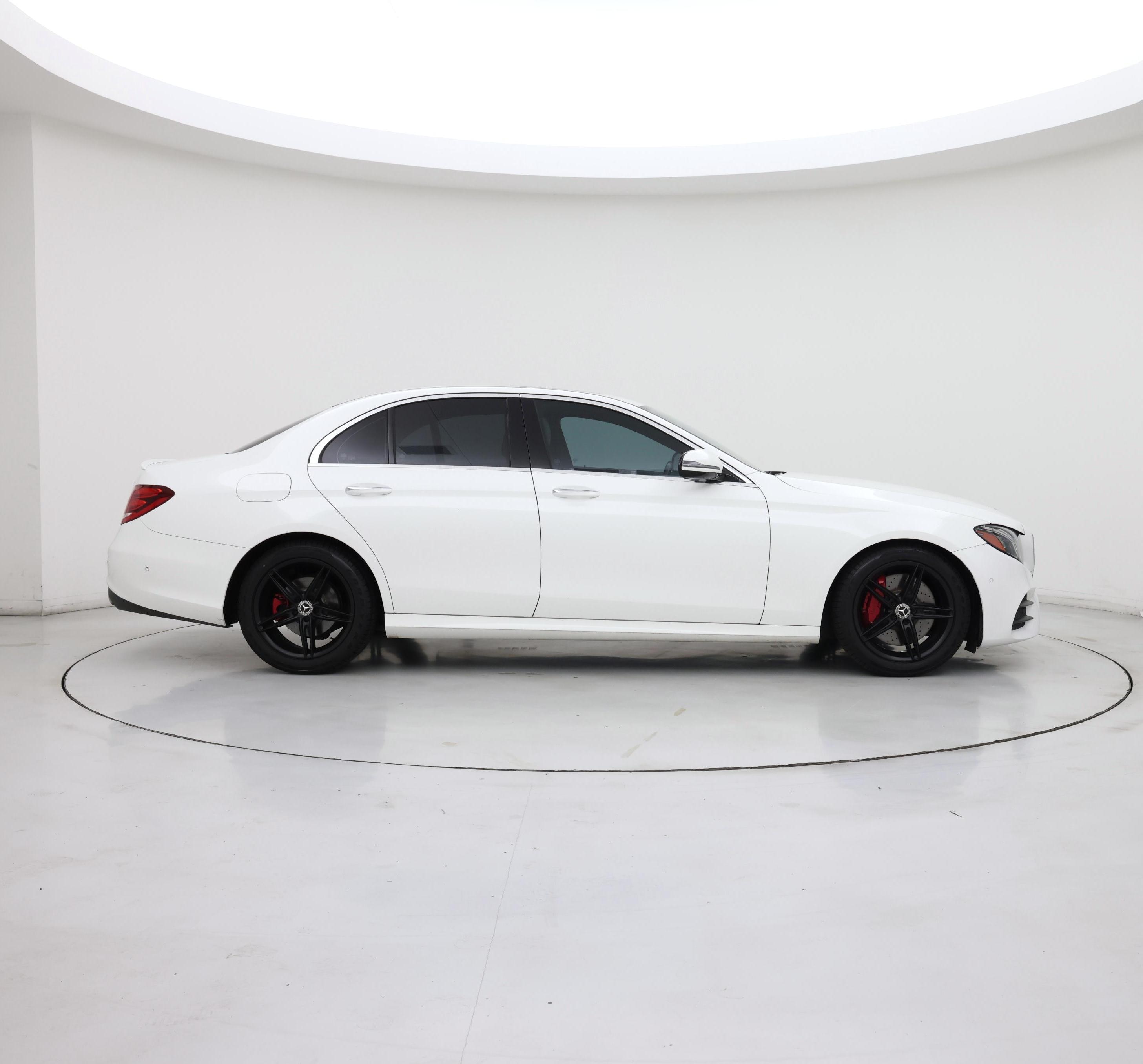Thumbnail: 2018 Mercedes-Benz E-Class - 7