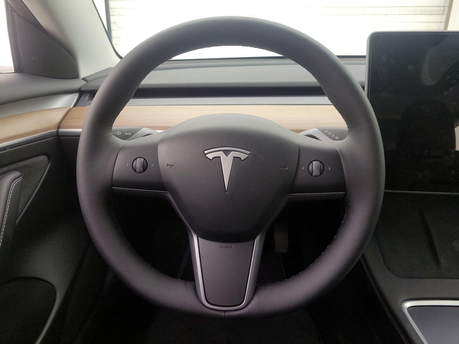 Thumbnail: 2023 Tesla Model 3 - 10