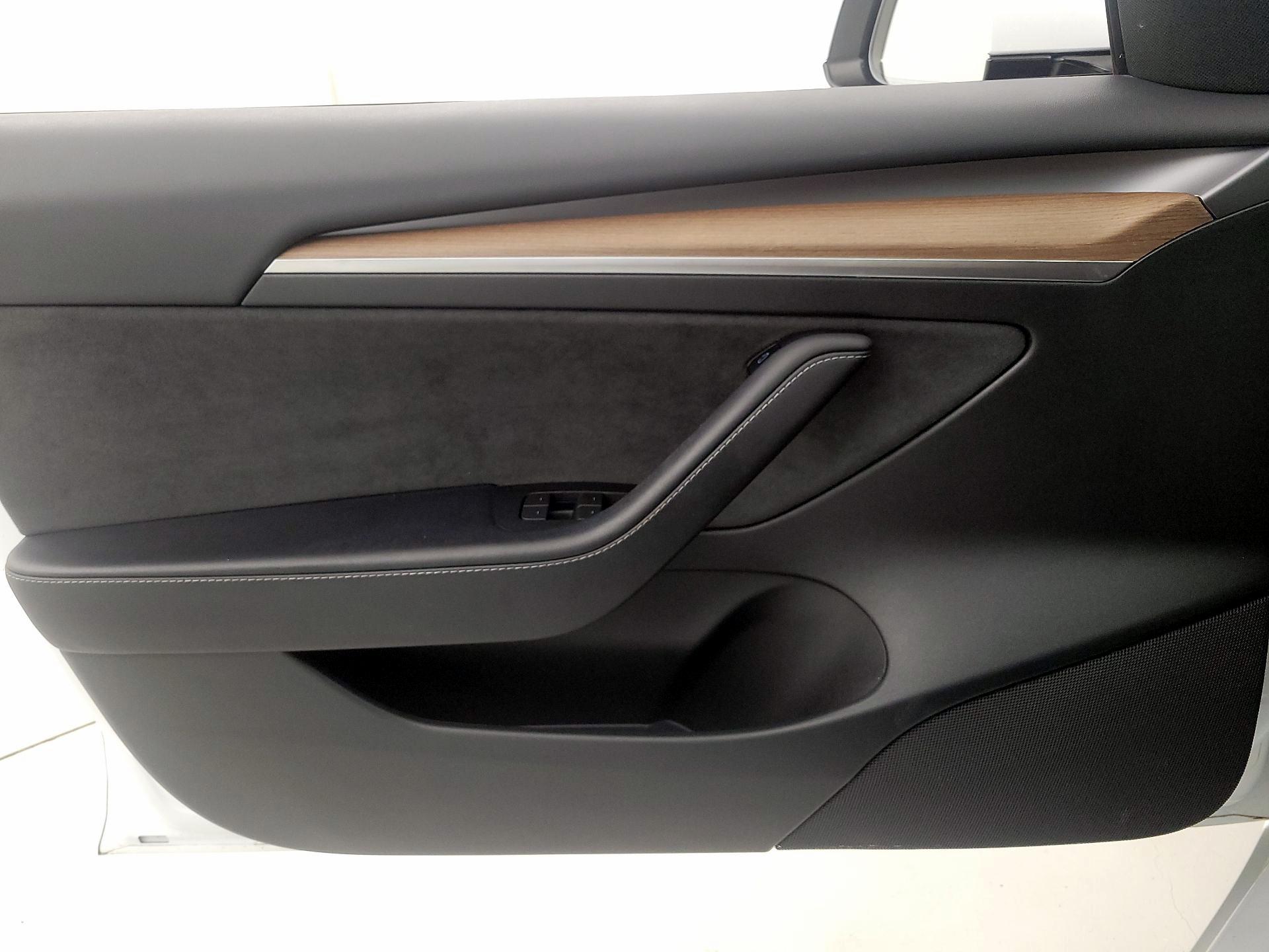 Thumbnail: 2023 Tesla Model 3 - 12