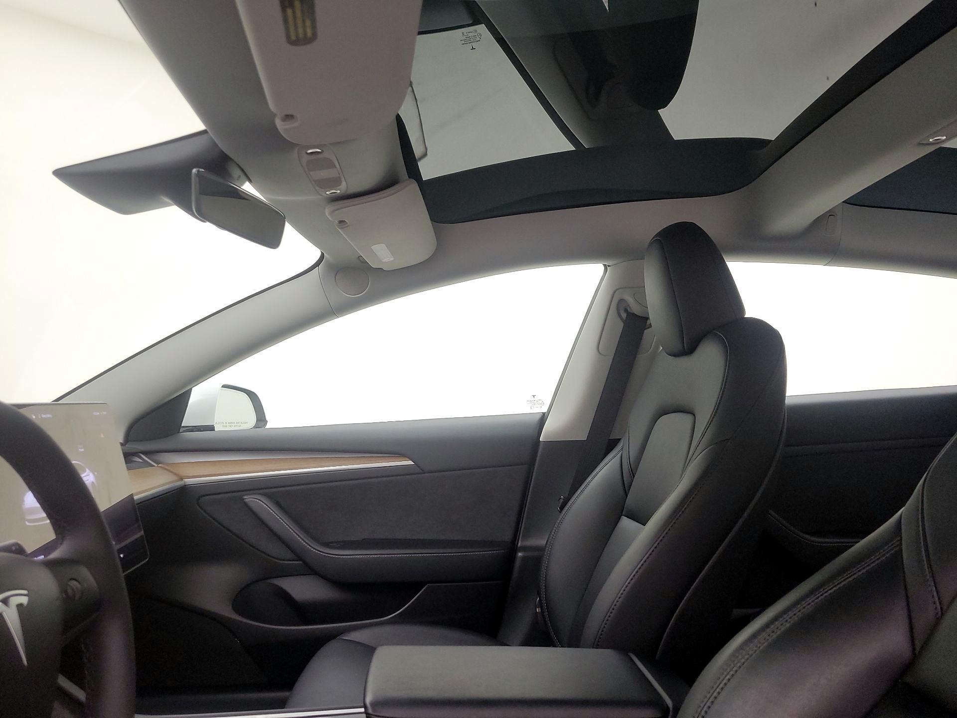 Thumbnail: 2023 Tesla Model 3 - 18