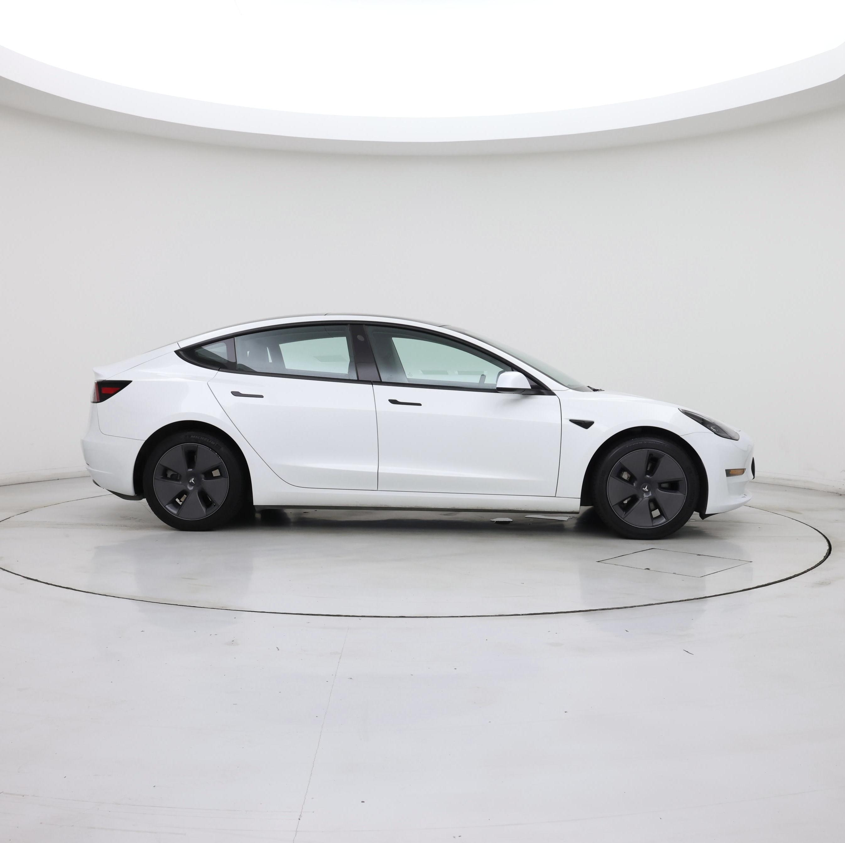 Thumbnail: 2023 Tesla Model 3 - 7