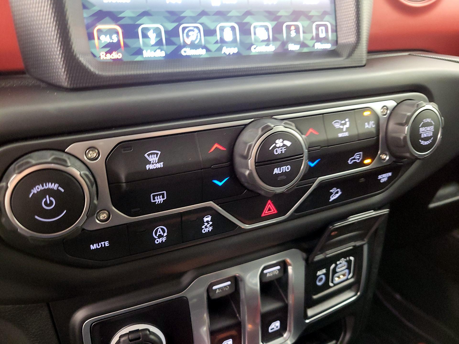 Thumbnail: 2018 Jeep Wrangler - 17