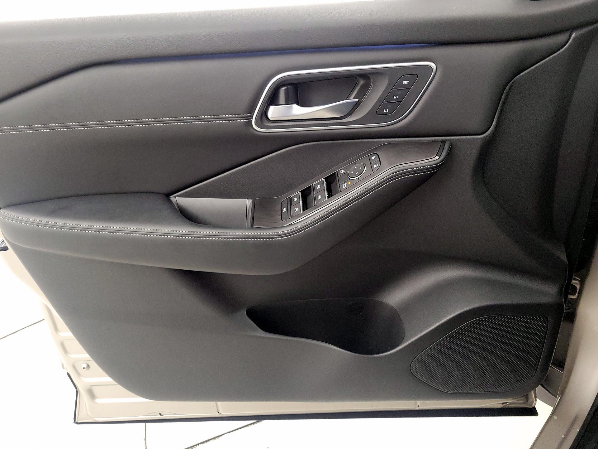 Thumbnail: 2025 Nissan Rogue - 12