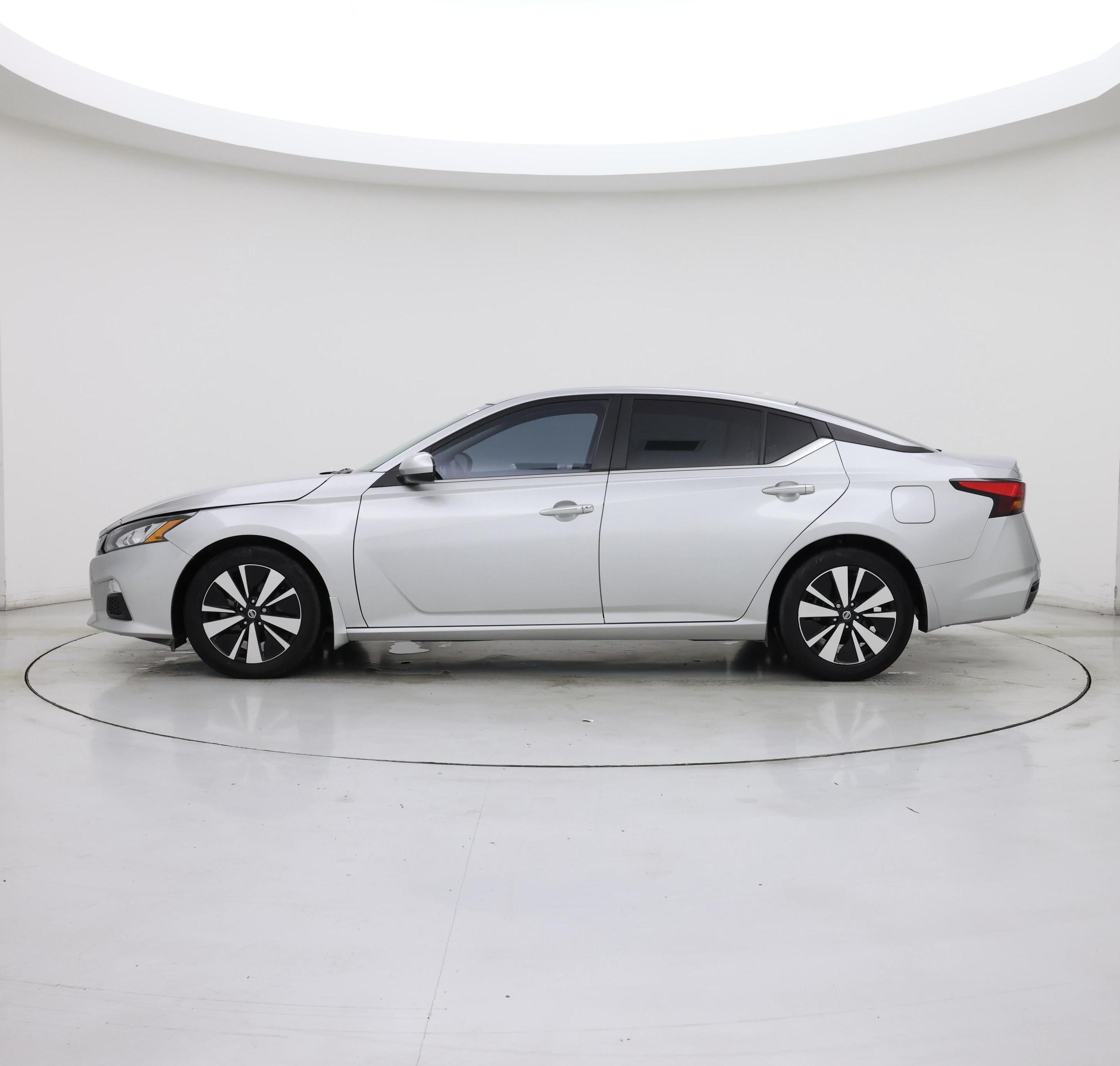 Thumbnail: 2022 Nissan Altima - 3