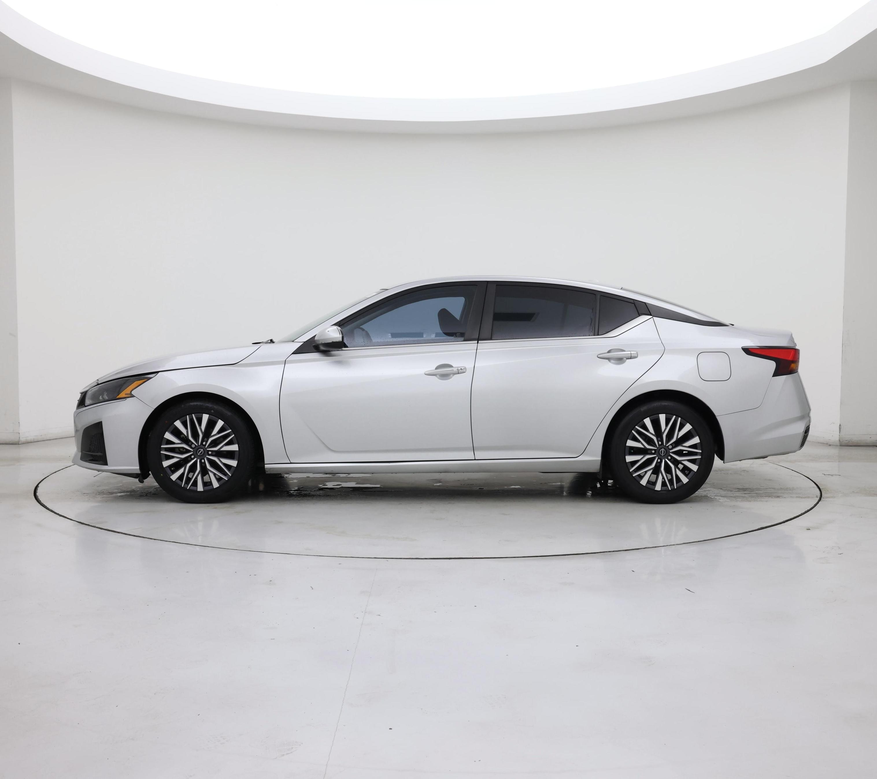 Thumbnail: 2023 Nissan Altima - 3