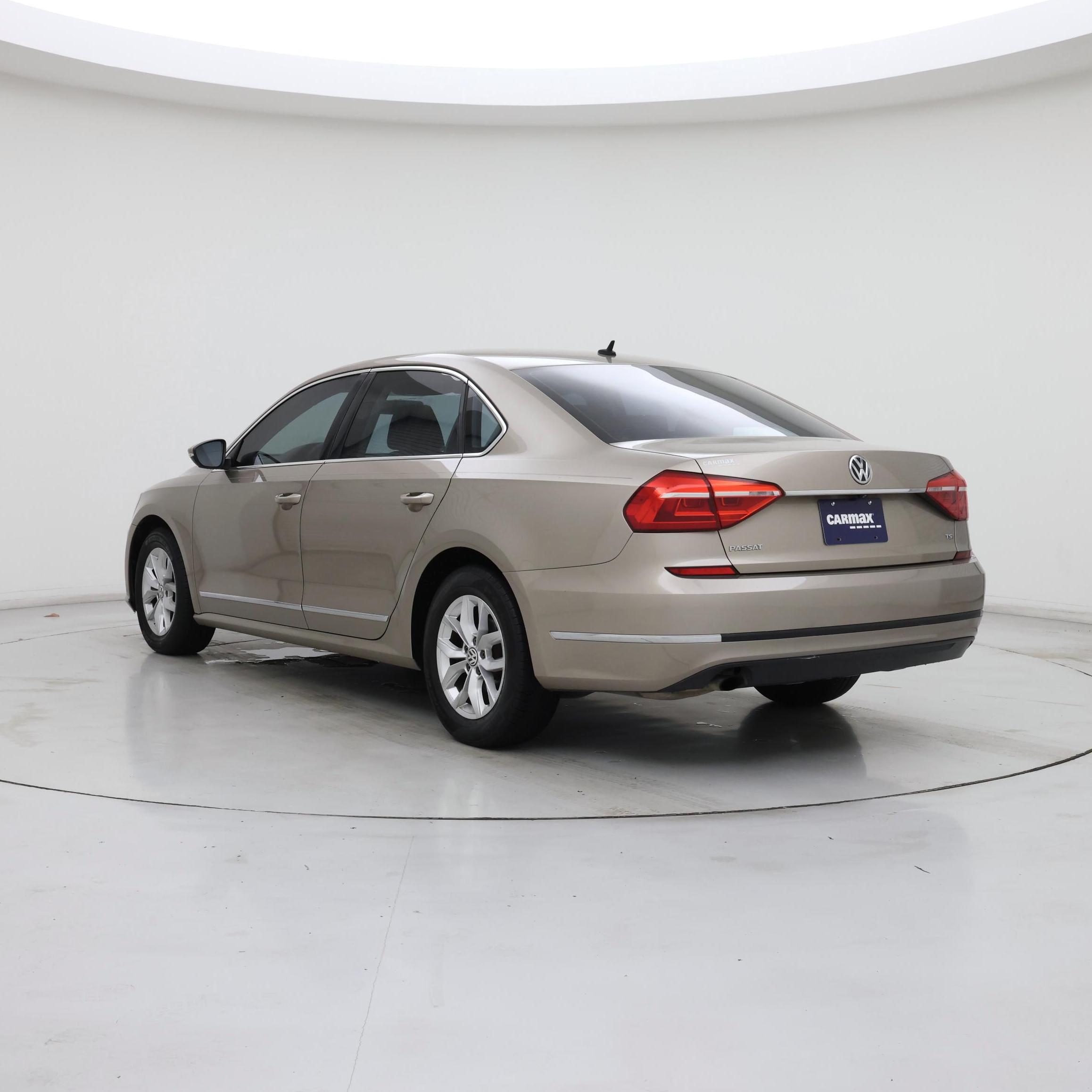 Thumbnail: 2016 Volkswagen Passat - 2