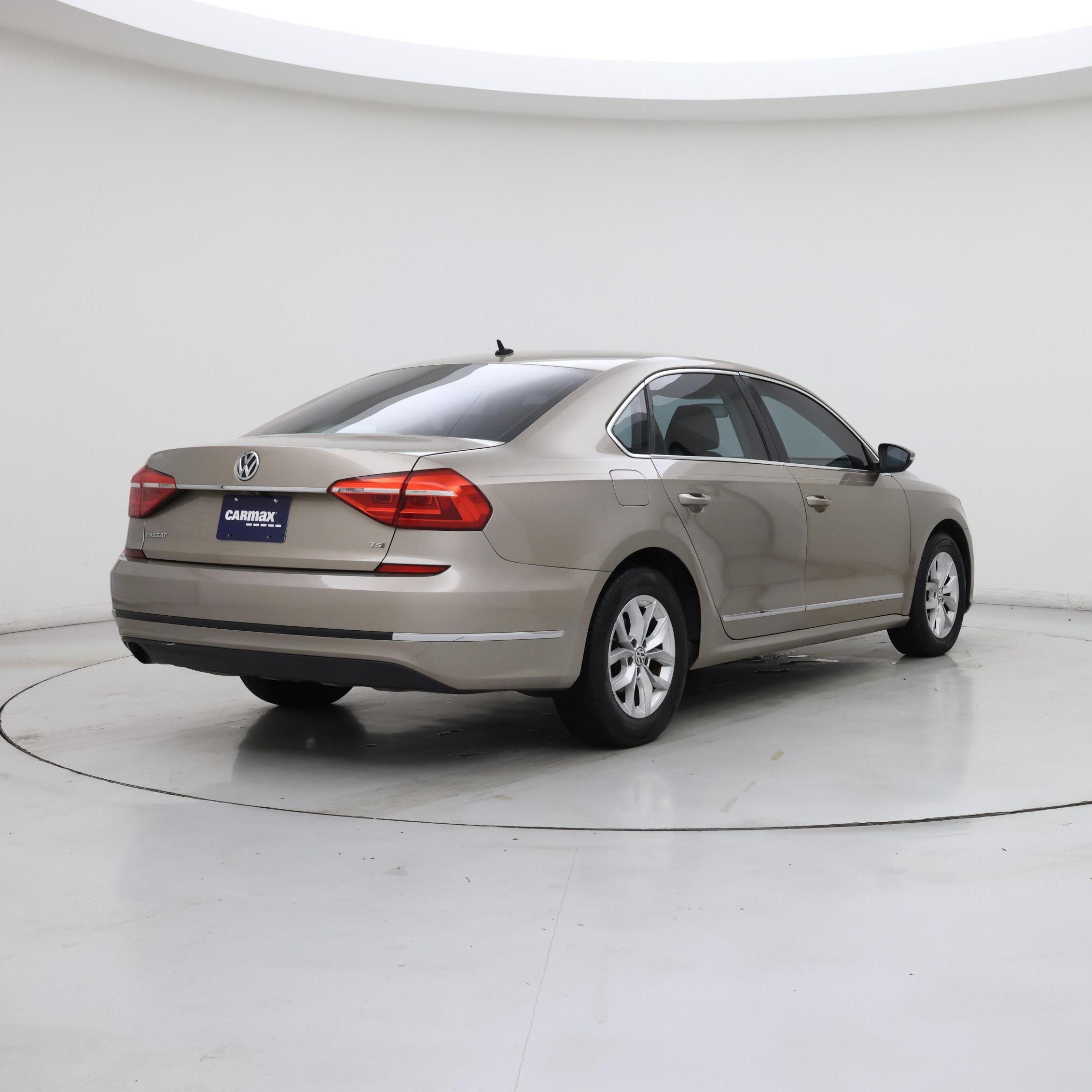 Thumbnail: 2016 Volkswagen Passat - 8