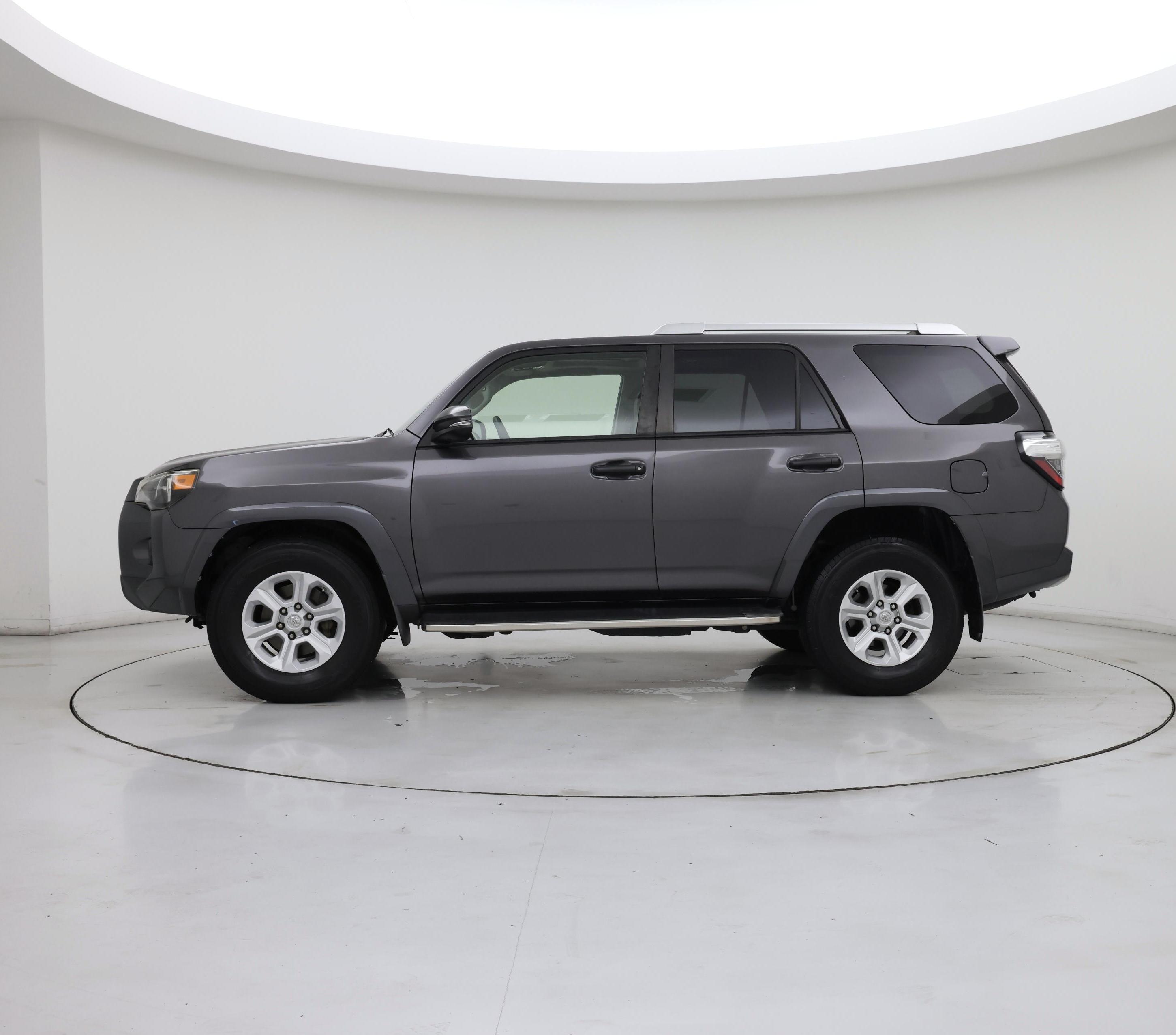 Thumbnail: 2015 Toyota 4Runner - 3