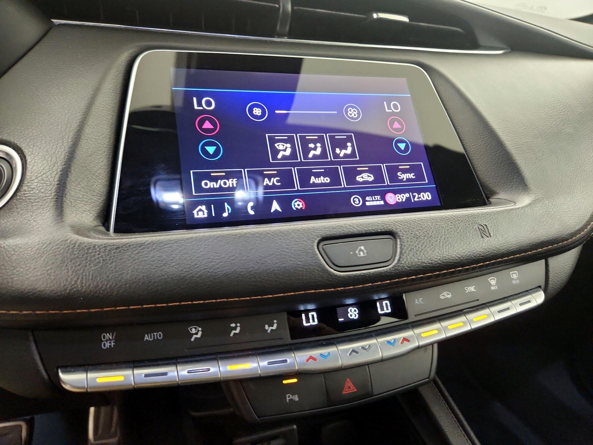 Thumbnail: 2020 Cadillac XT4 - 17