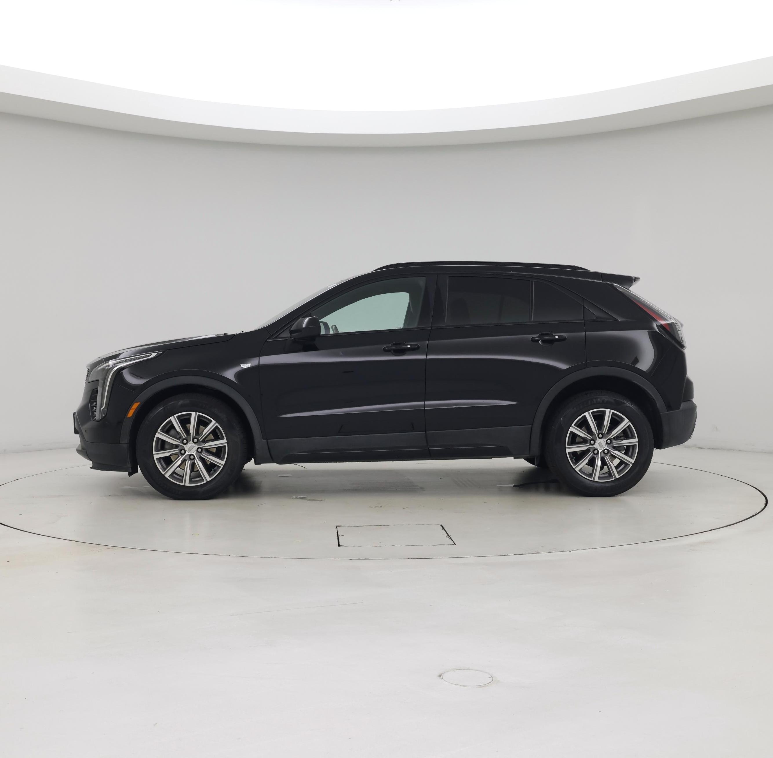 Thumbnail: 2020 Cadillac XT4 - 3