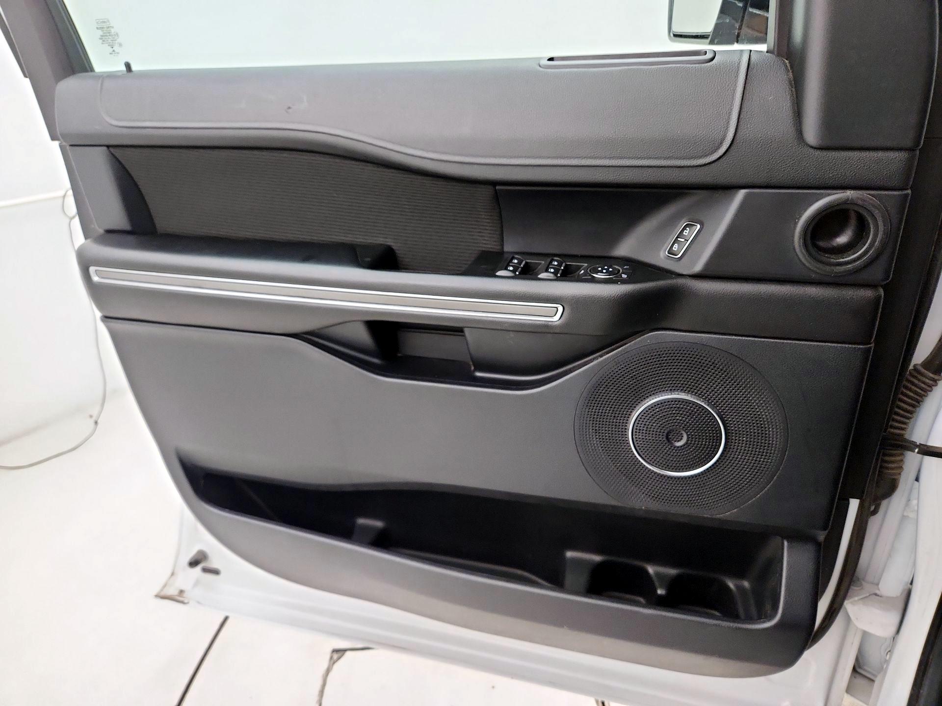 Thumbnail: 2020 Ford Expedition - 10