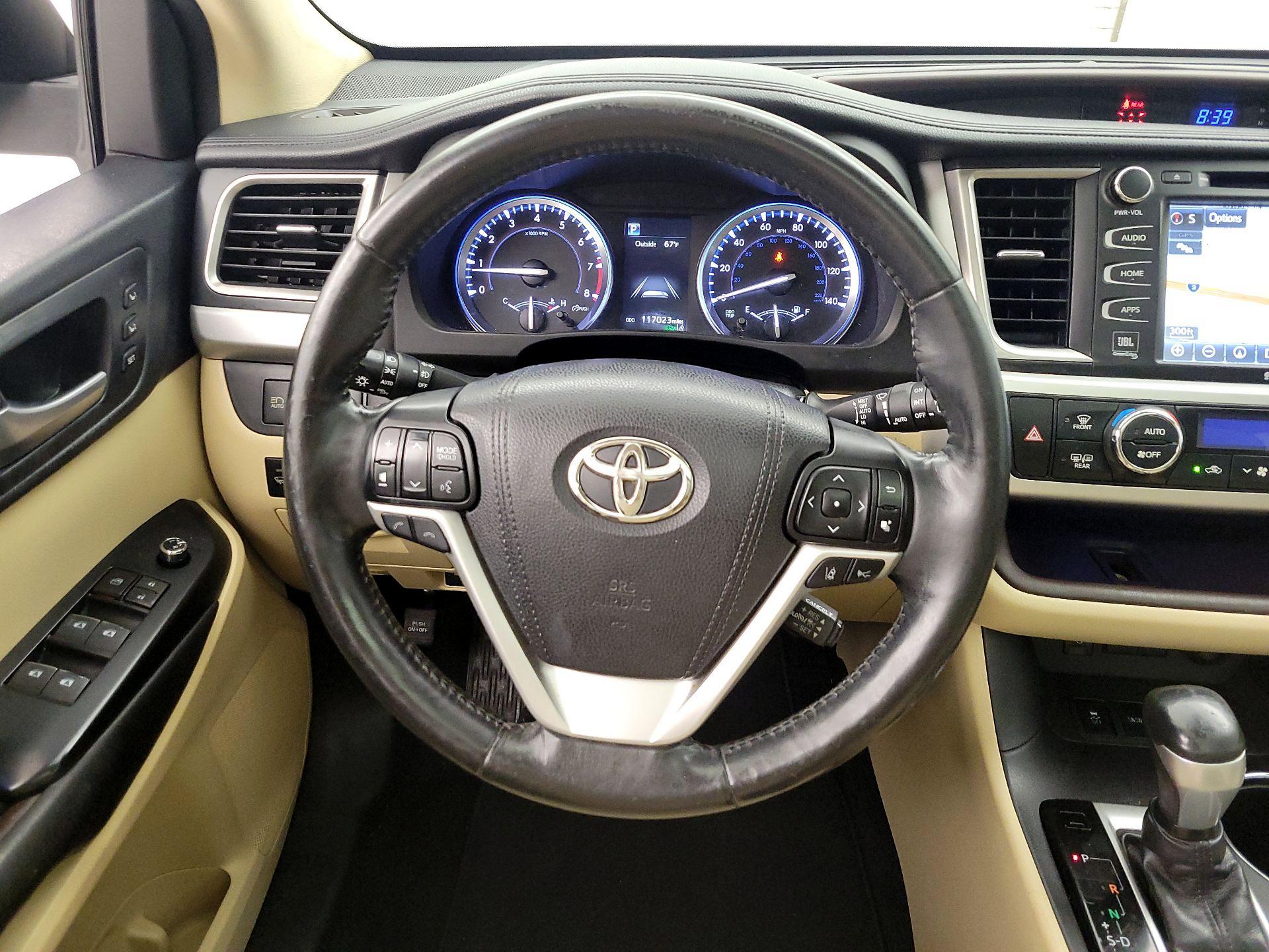Thumbnail: 2017 Toyota Highlander - 10