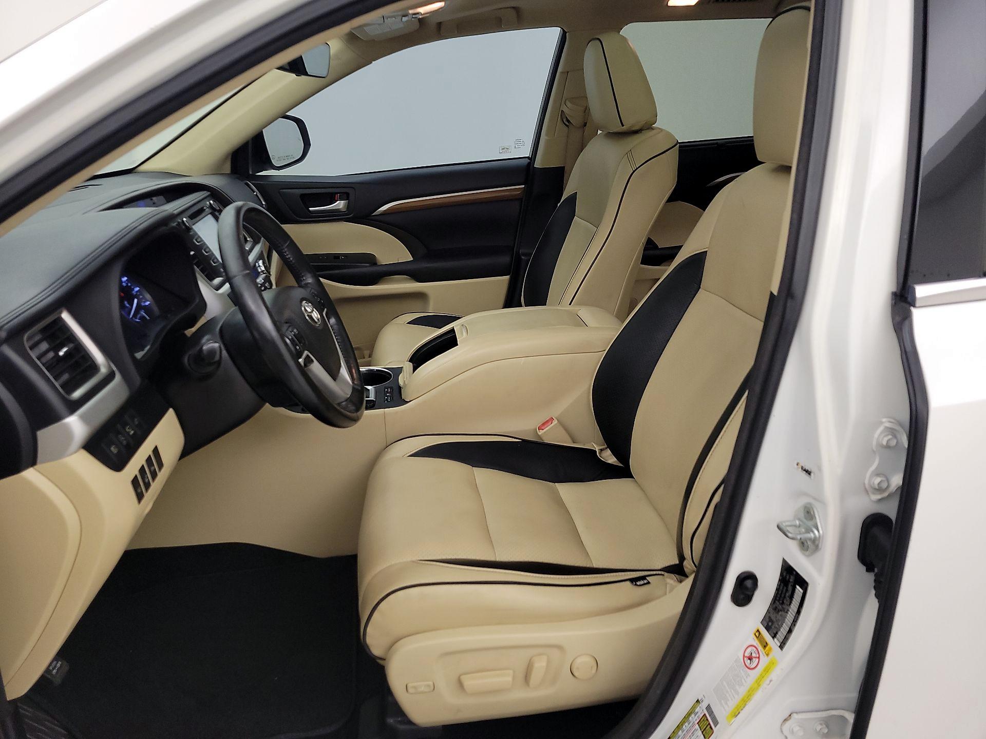 Thumbnail: 2017 Toyota Highlander - 11