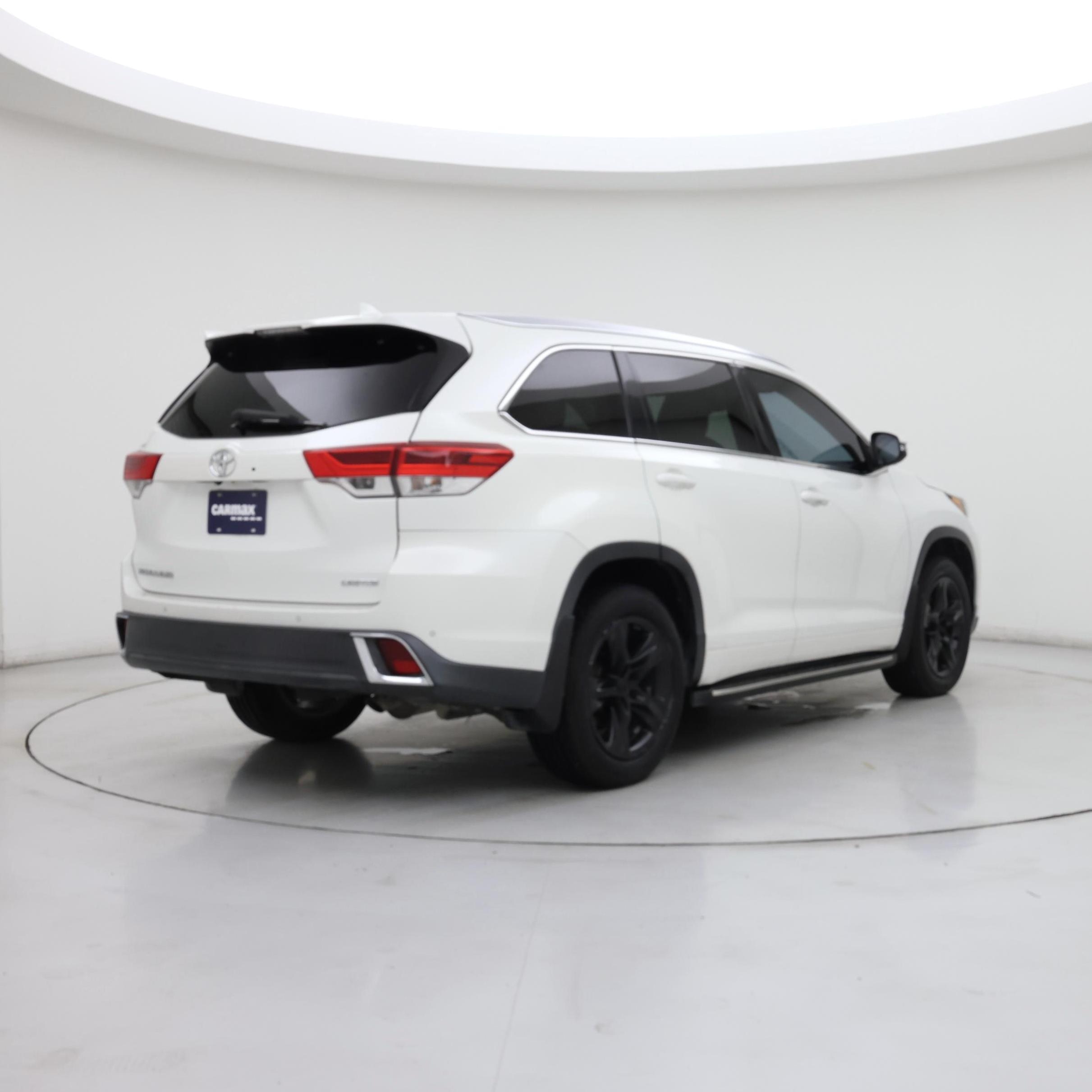 Thumbnail: 2017 Toyota Highlander - 8