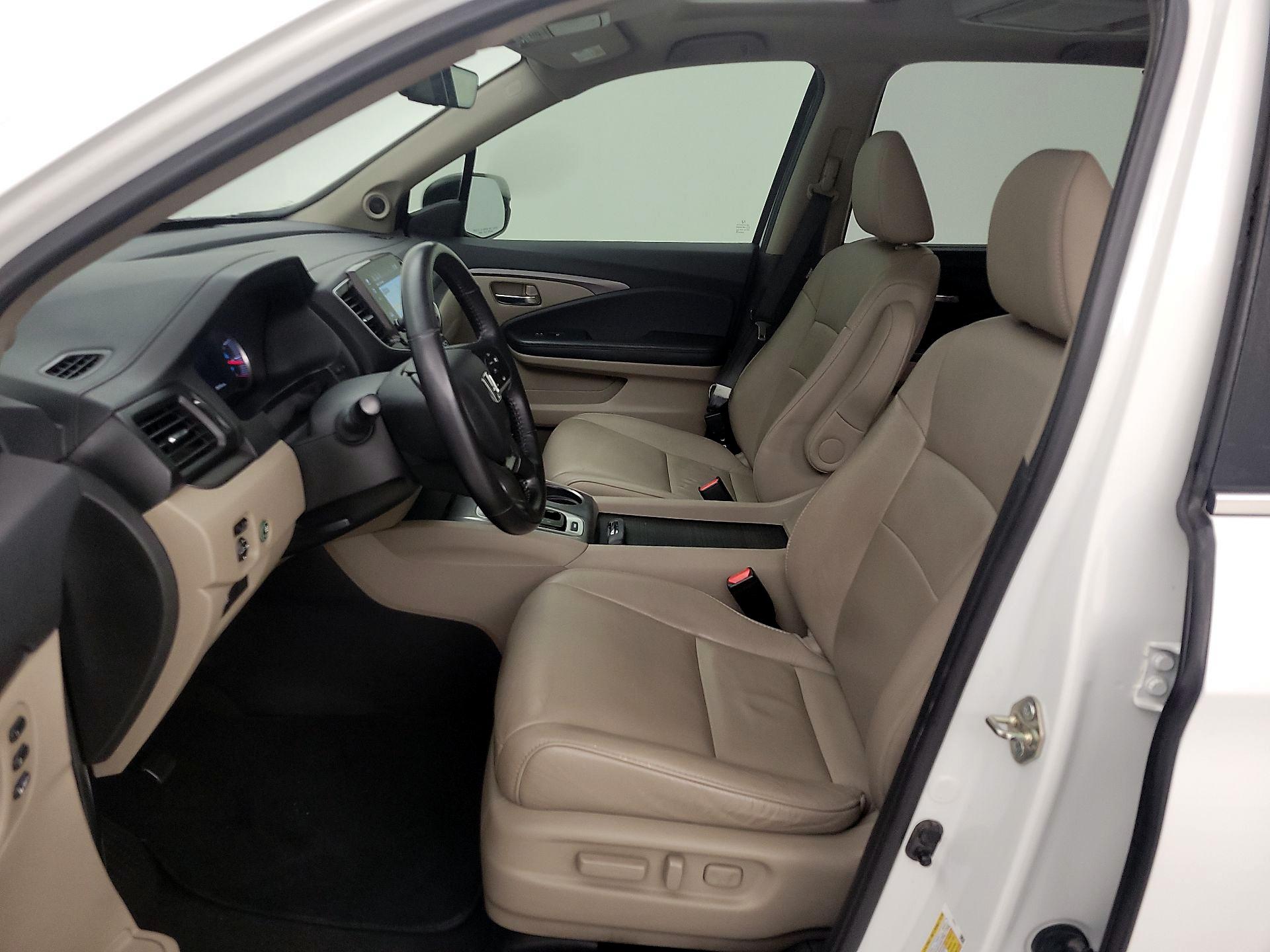 Thumbnail: 2020 Honda Pilot - 11