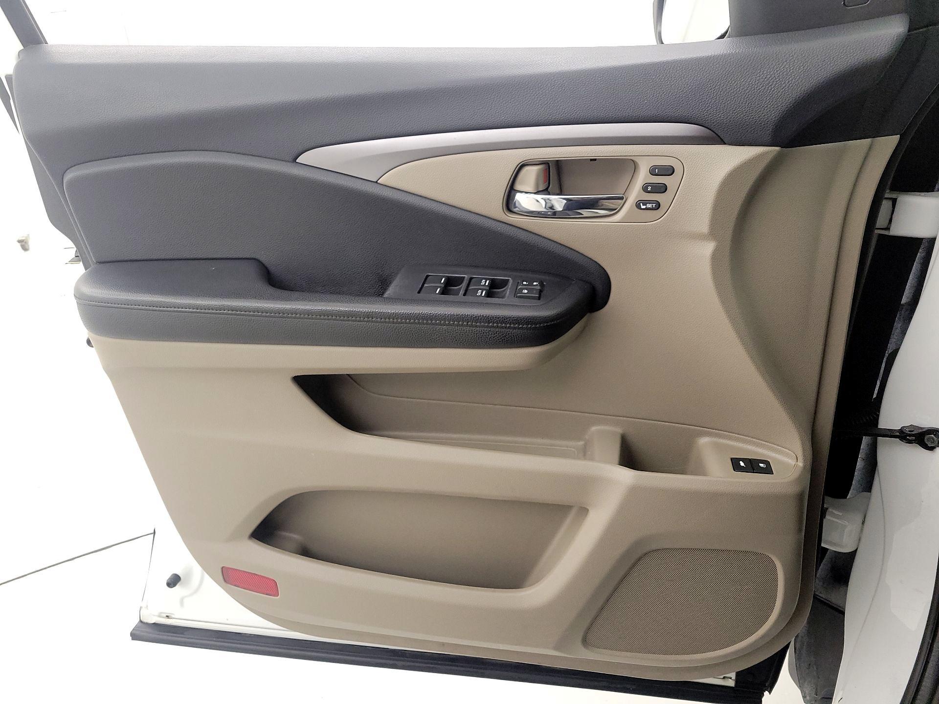 Thumbnail: 2020 Honda Pilot - 12