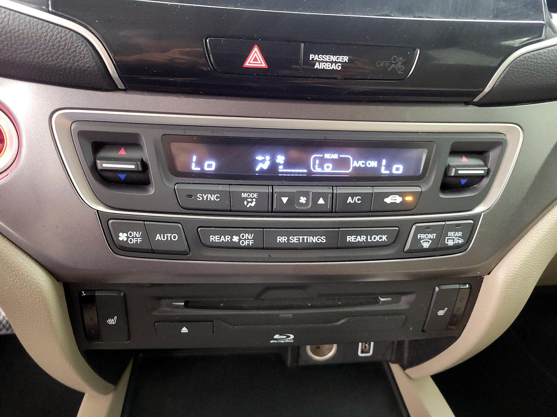 Thumbnail: 2020 Honda Pilot - 17