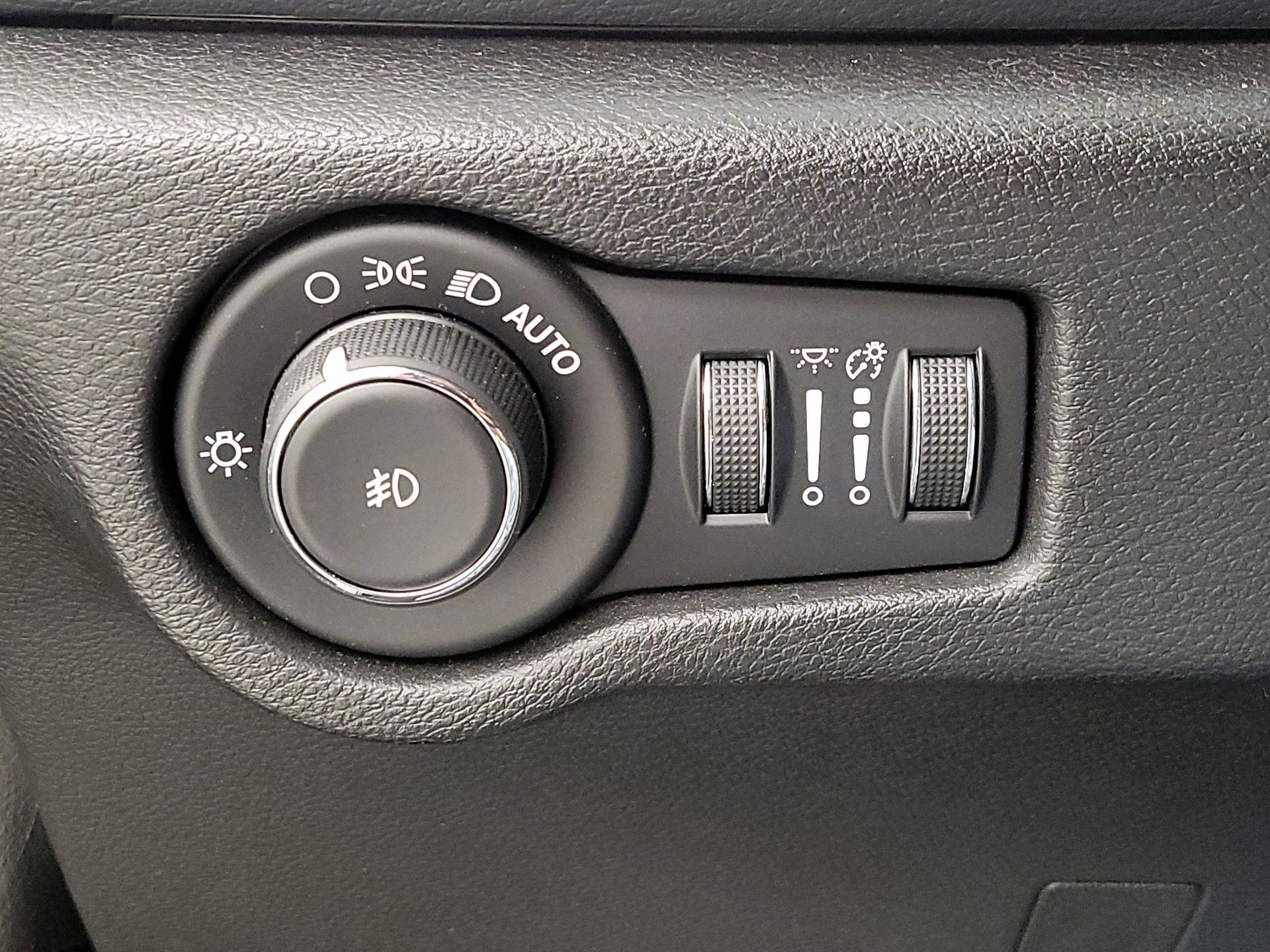 Thumbnail: 2019 Chrysler Pacifica - 13