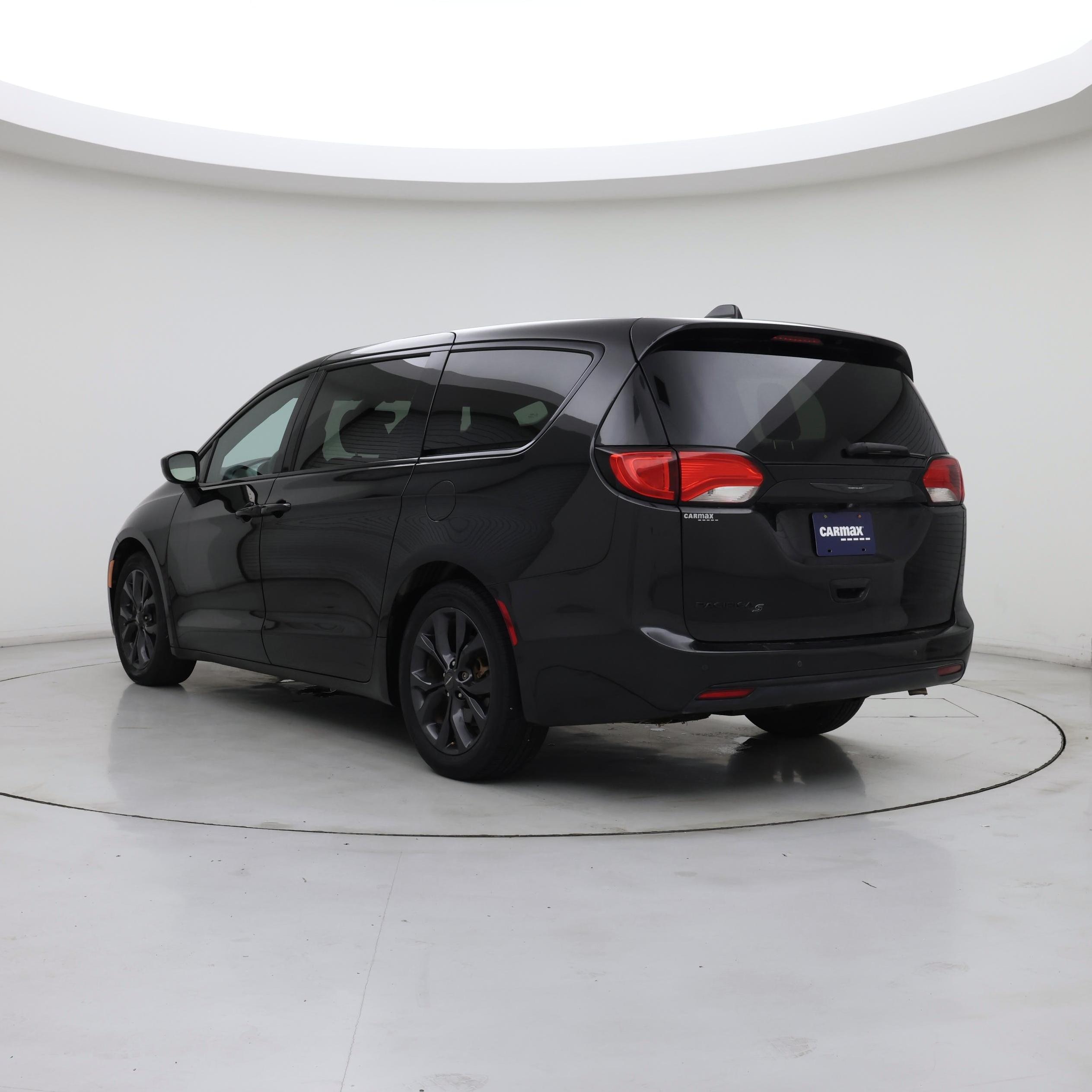 Thumbnail: 2019 Chrysler Pacifica - 2