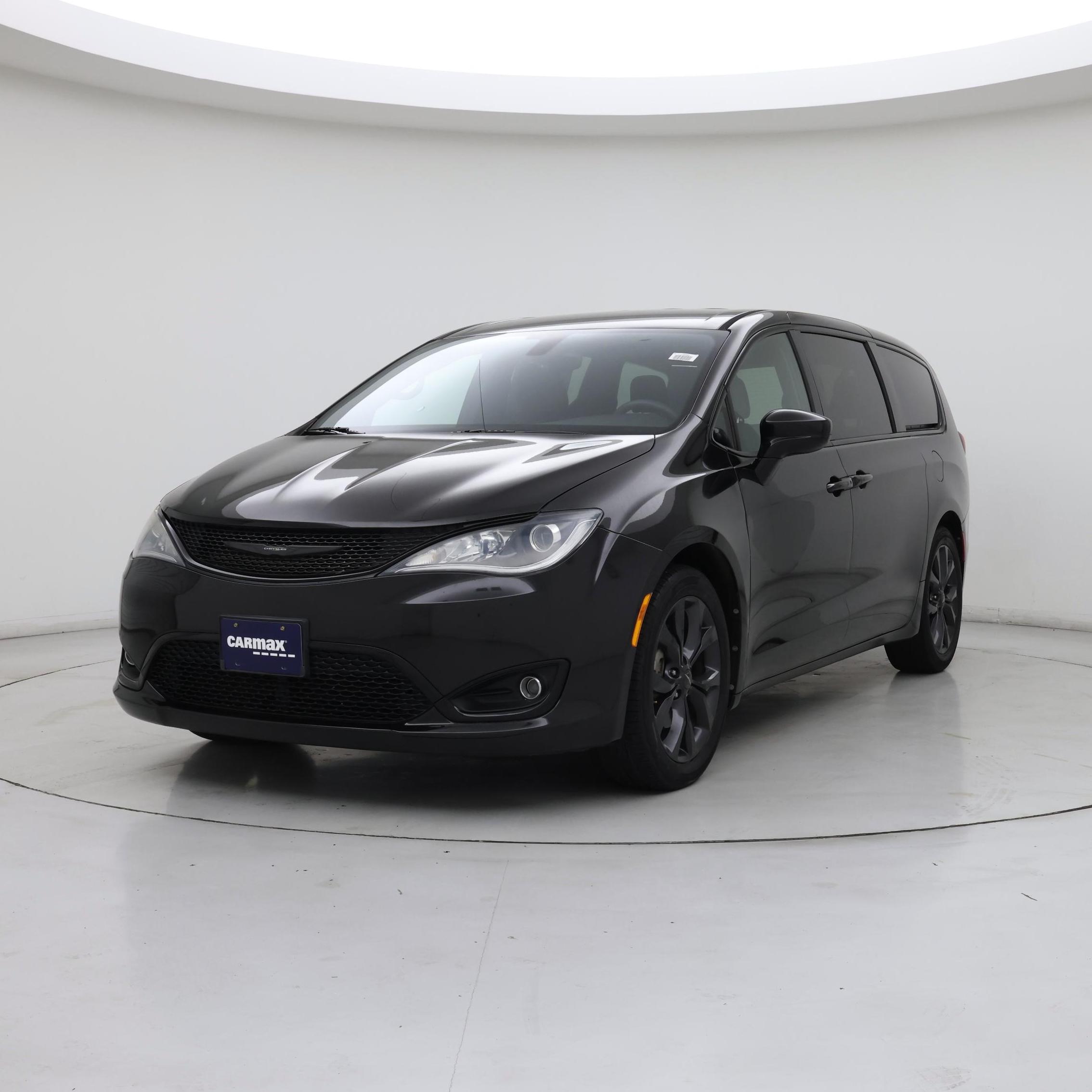 Thumbnail: 2019 Chrysler Pacifica - 4