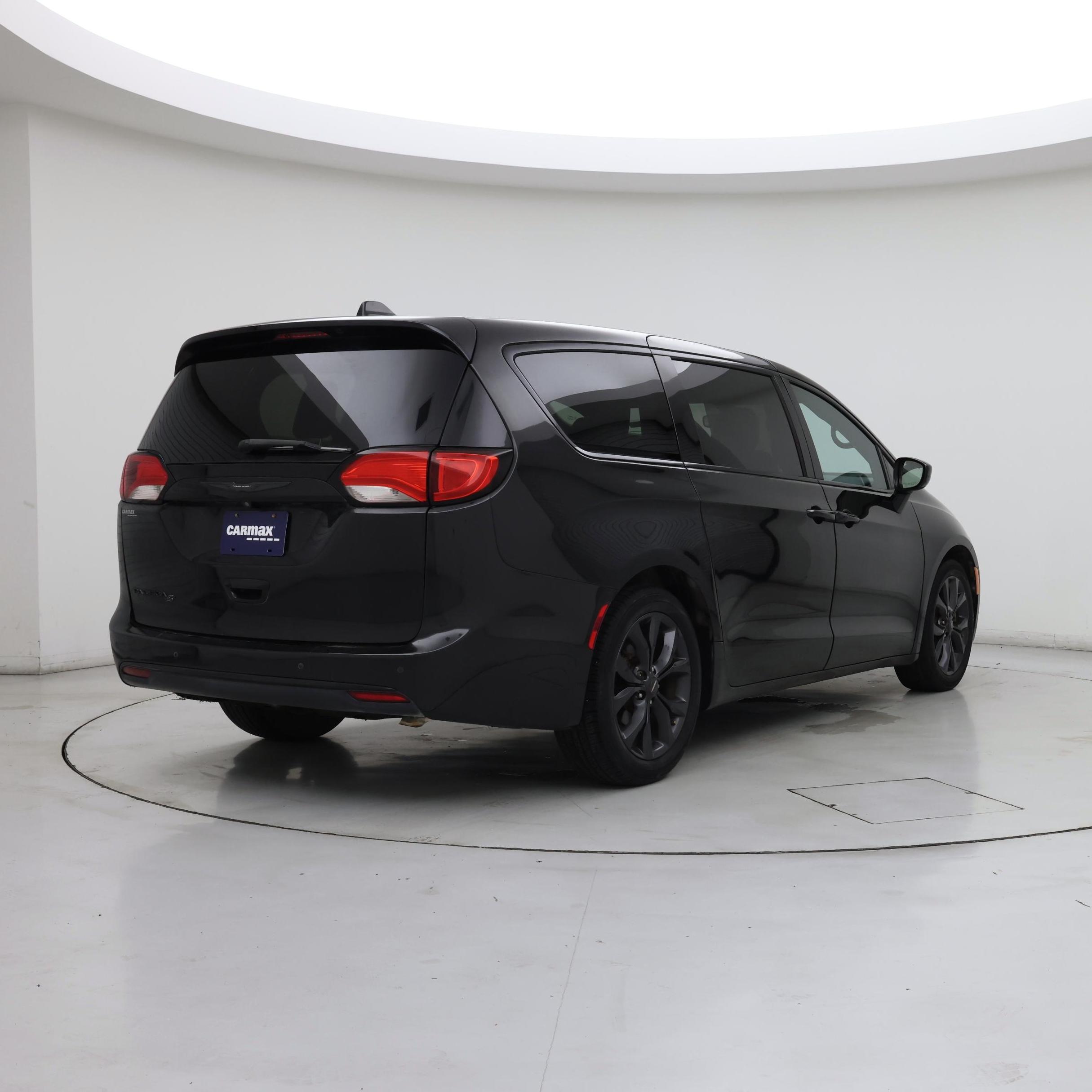 Thumbnail: 2019 Chrysler Pacifica - 8