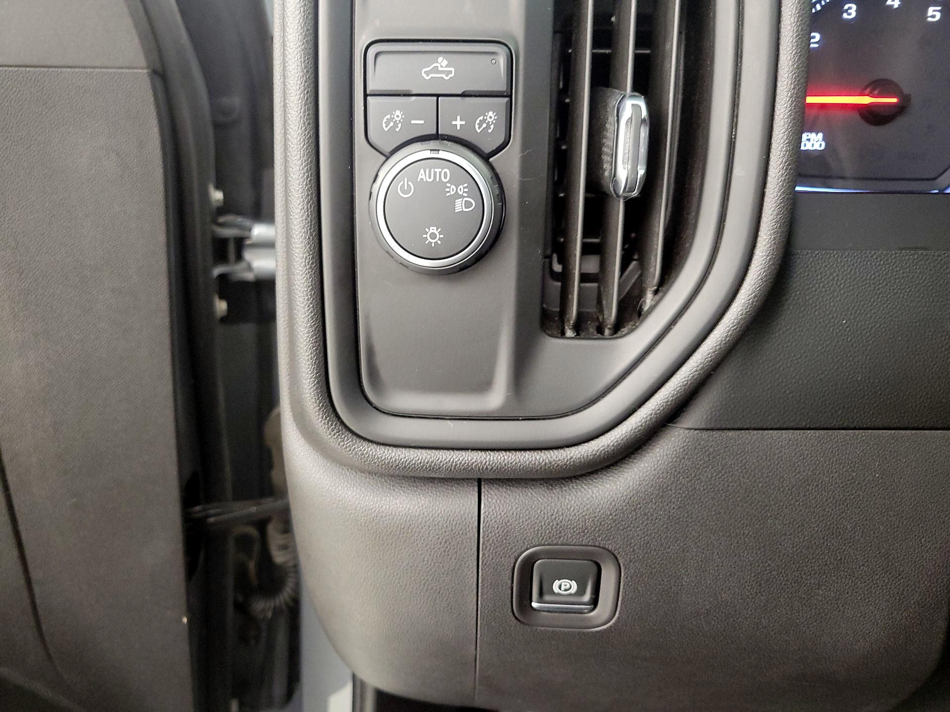 Thumbnail: 2019 Chevrolet Silverado 1500 - 13