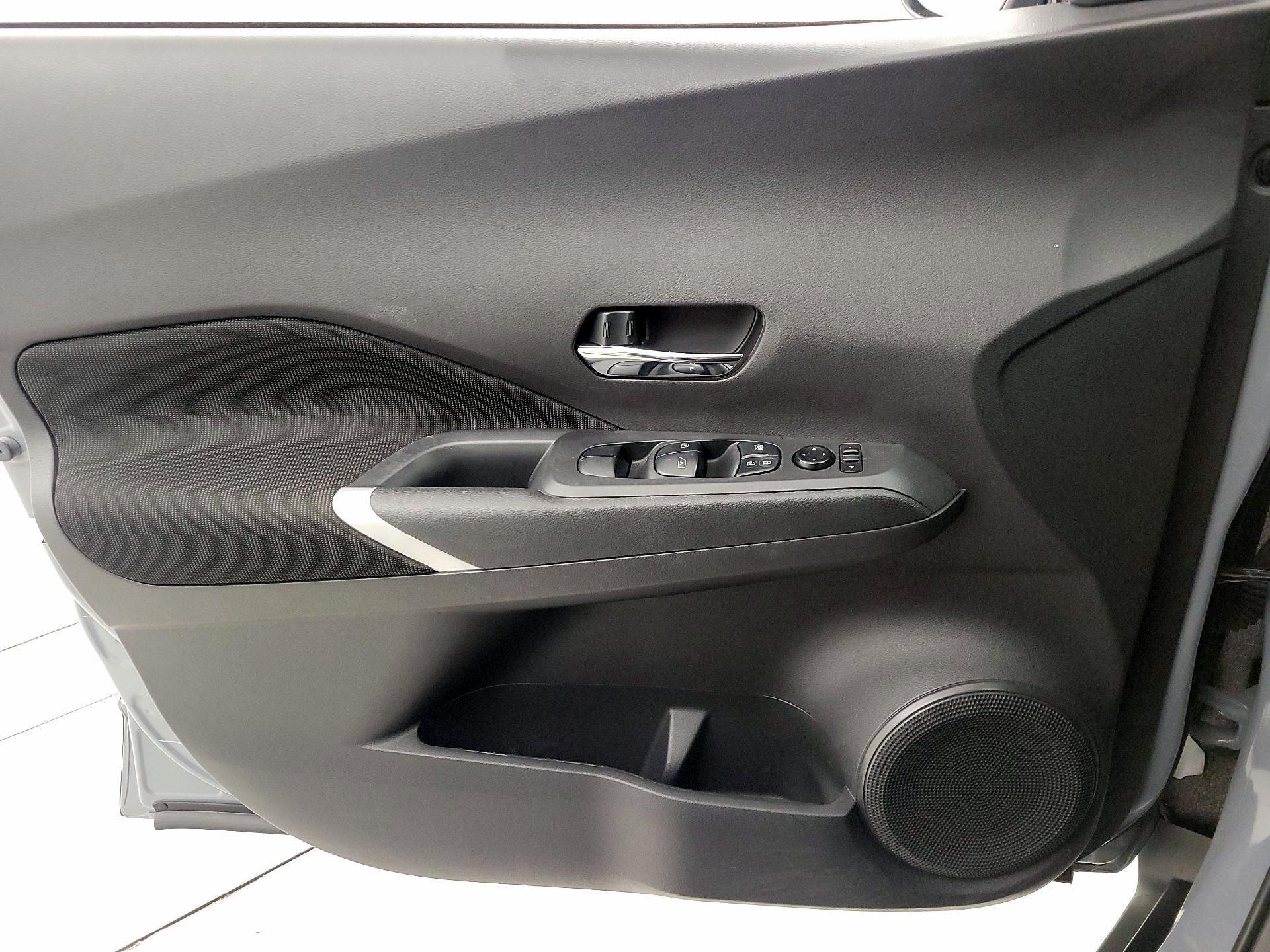 Thumbnail: 2023 Nissan Kicks - 12