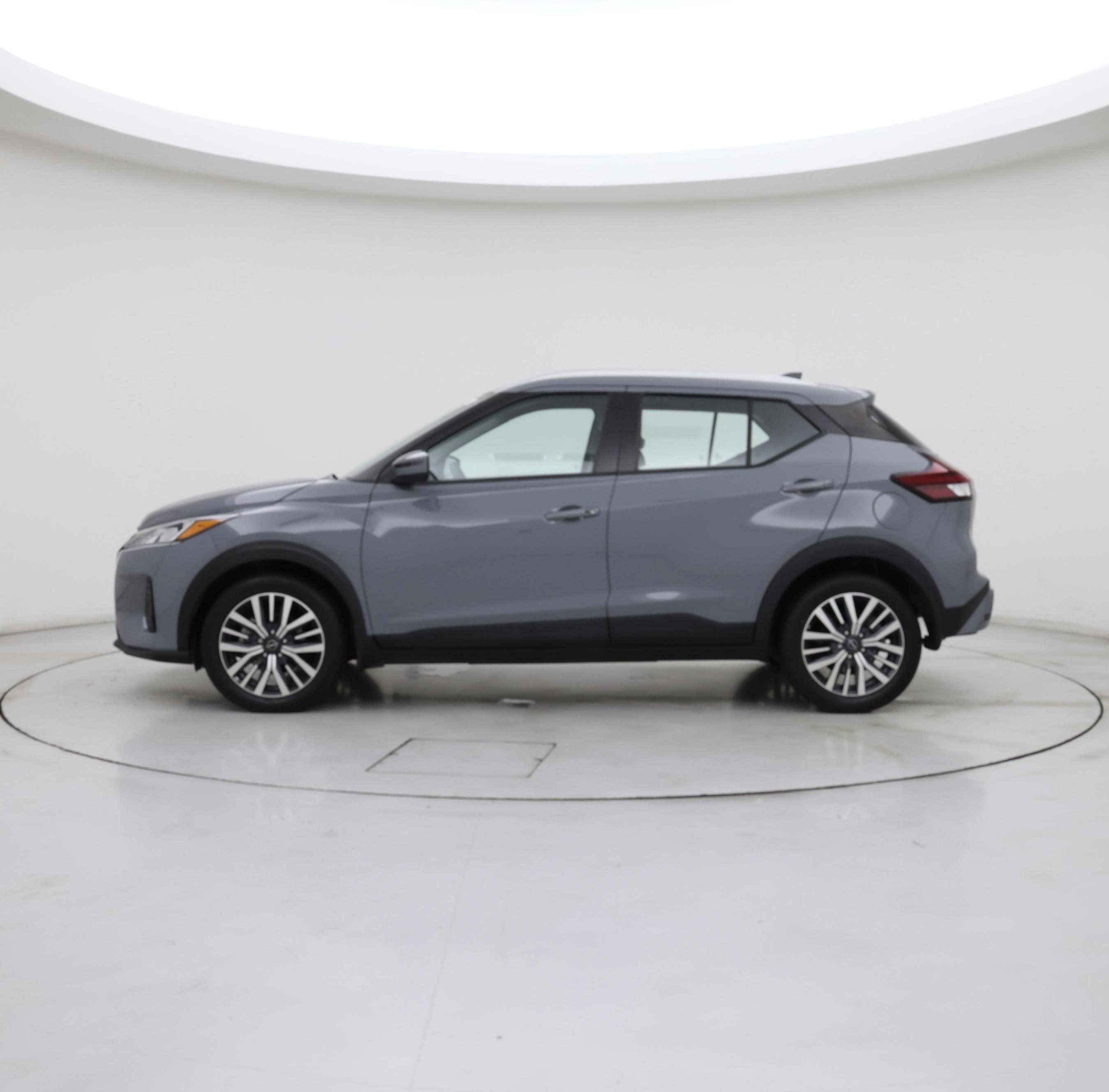 Thumbnail: 2023 Nissan Kicks - 3