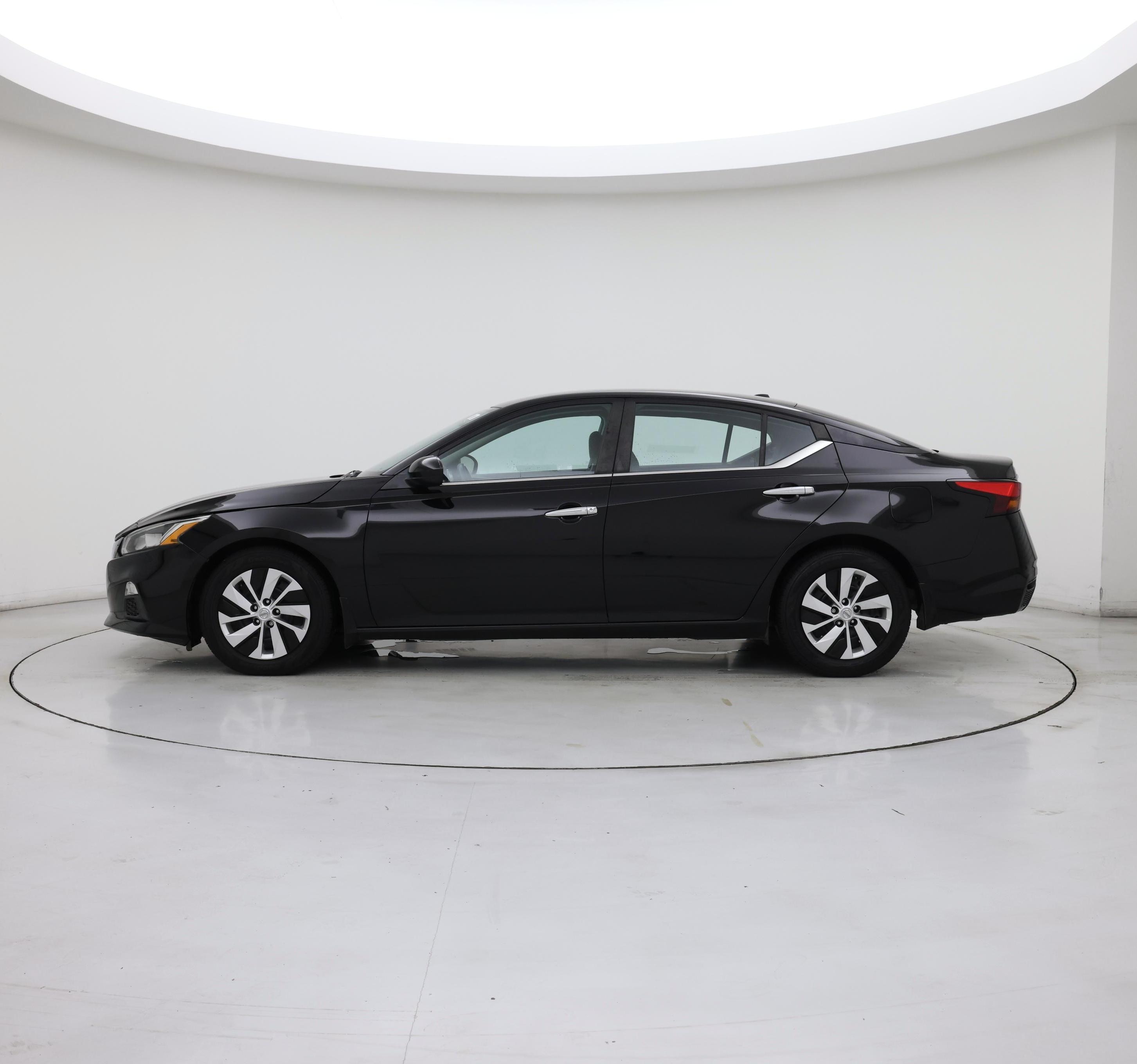 Thumbnail: 2020 Nissan Altima - 3