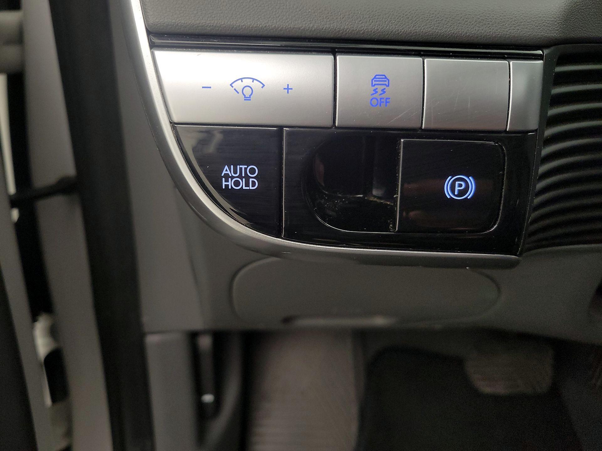Thumbnail: 2022 Hyundai Ioniq 5 - 13
