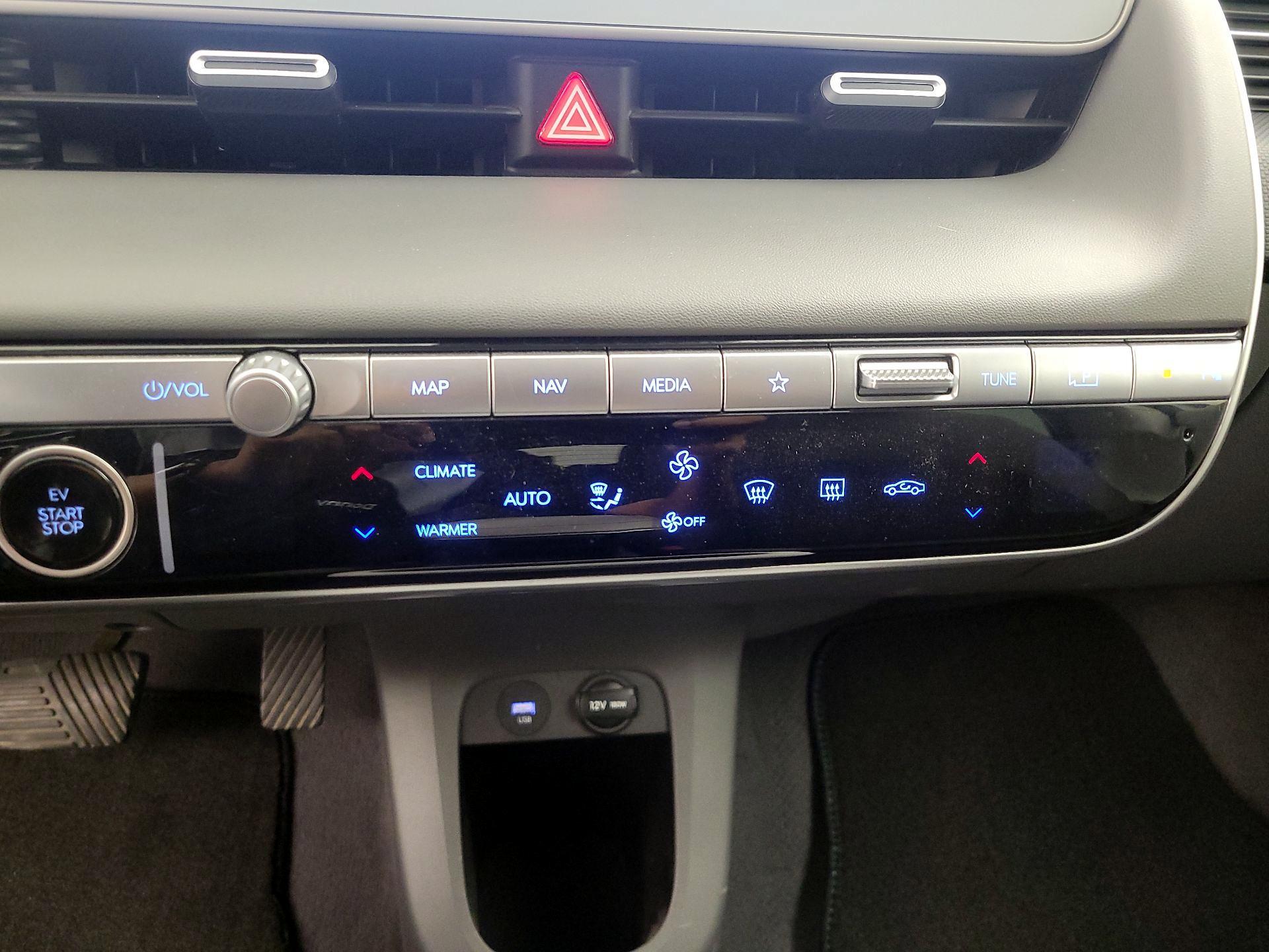 Thumbnail: 2022 Hyundai Ioniq 5 - 17