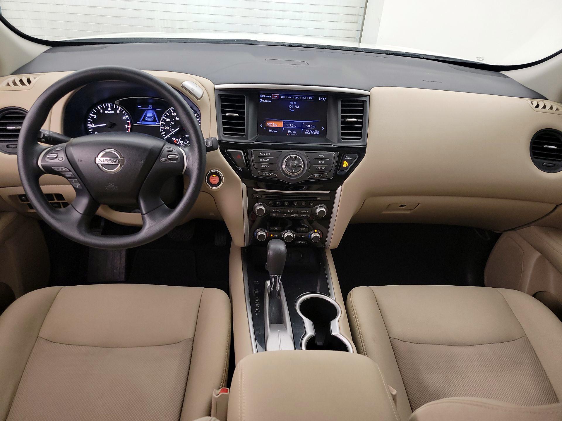 Thumbnail: 2017 Nissan Pathfinder - 9