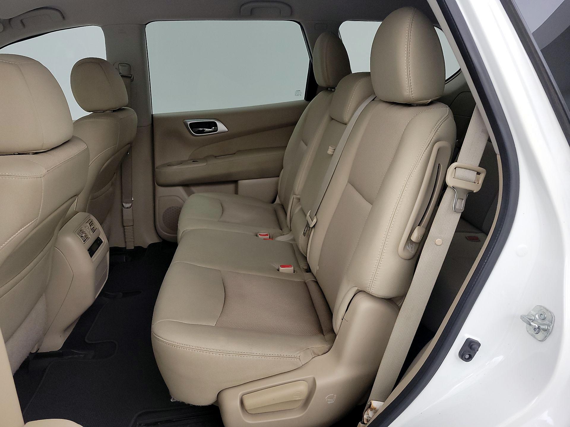 Thumbnail: 2017 Nissan Pathfinder - 19
