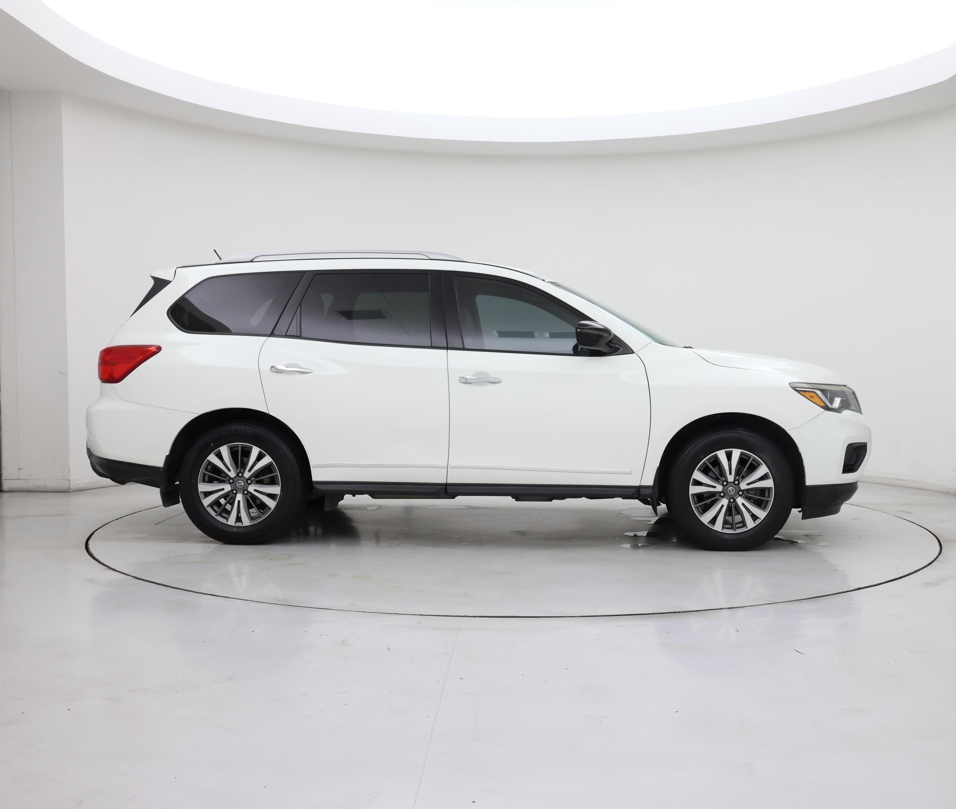 Thumbnail: 2017 Nissan Pathfinder - 7