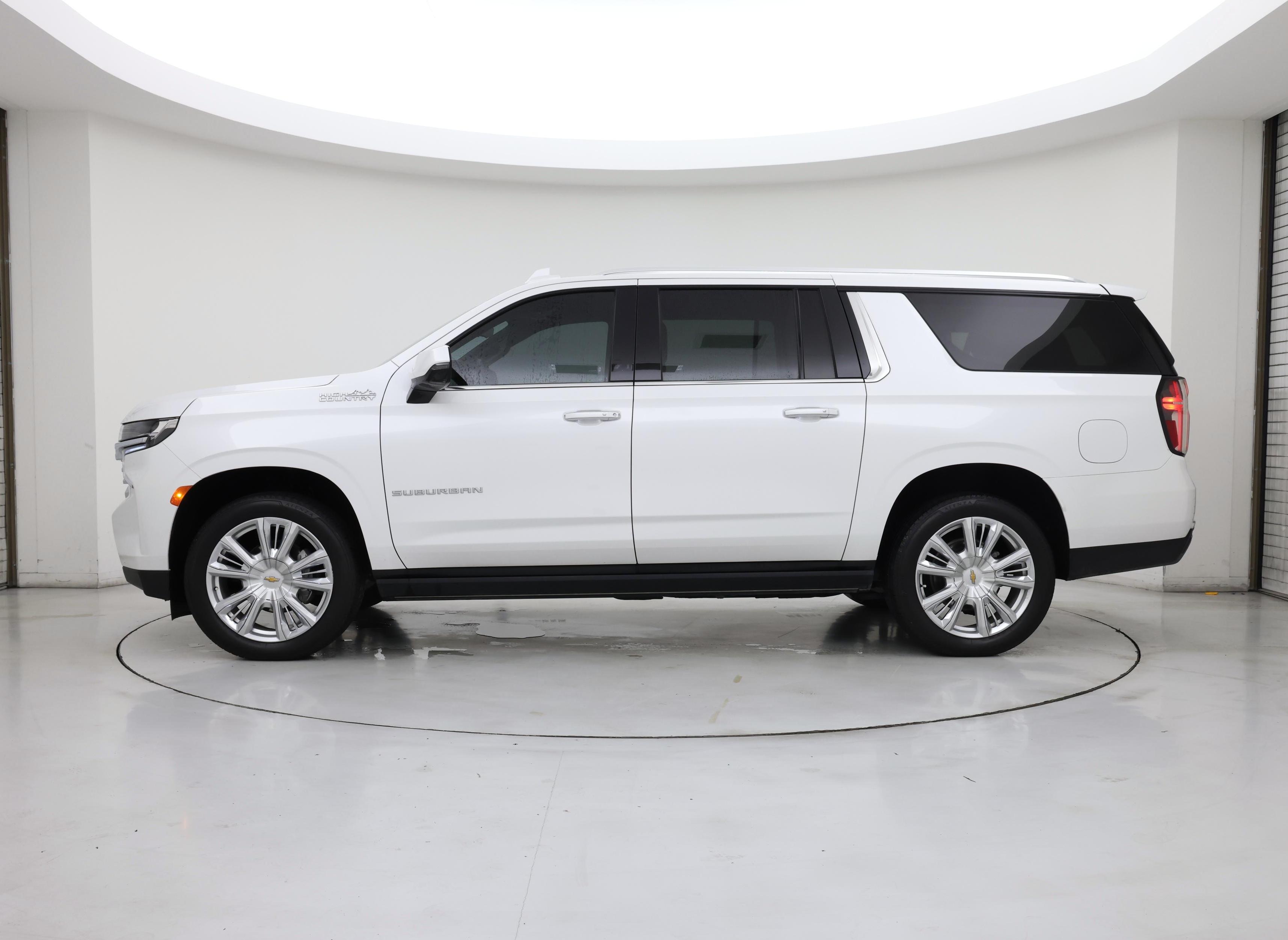 Thumbnail: 2024 Chevrolet Suburban - 3