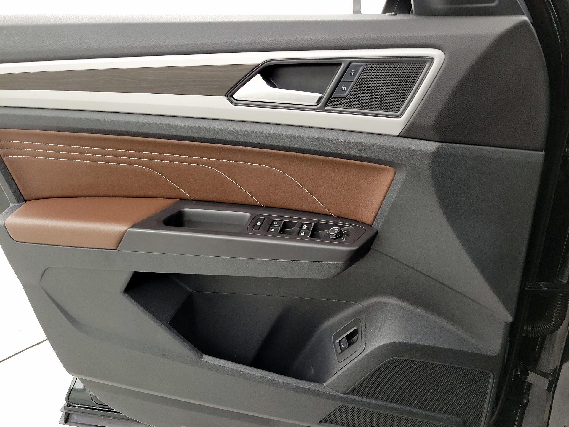 Thumbnail: 2022 Volkswagen Atlas - 12