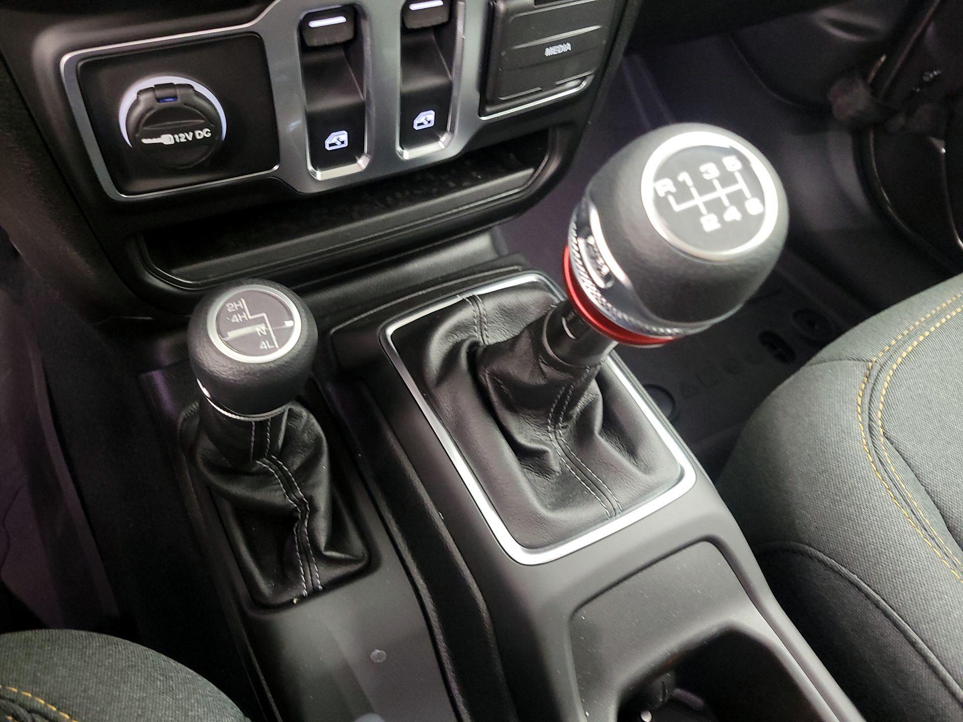 Thumbnail: 2025 Jeep Wrangler - 17