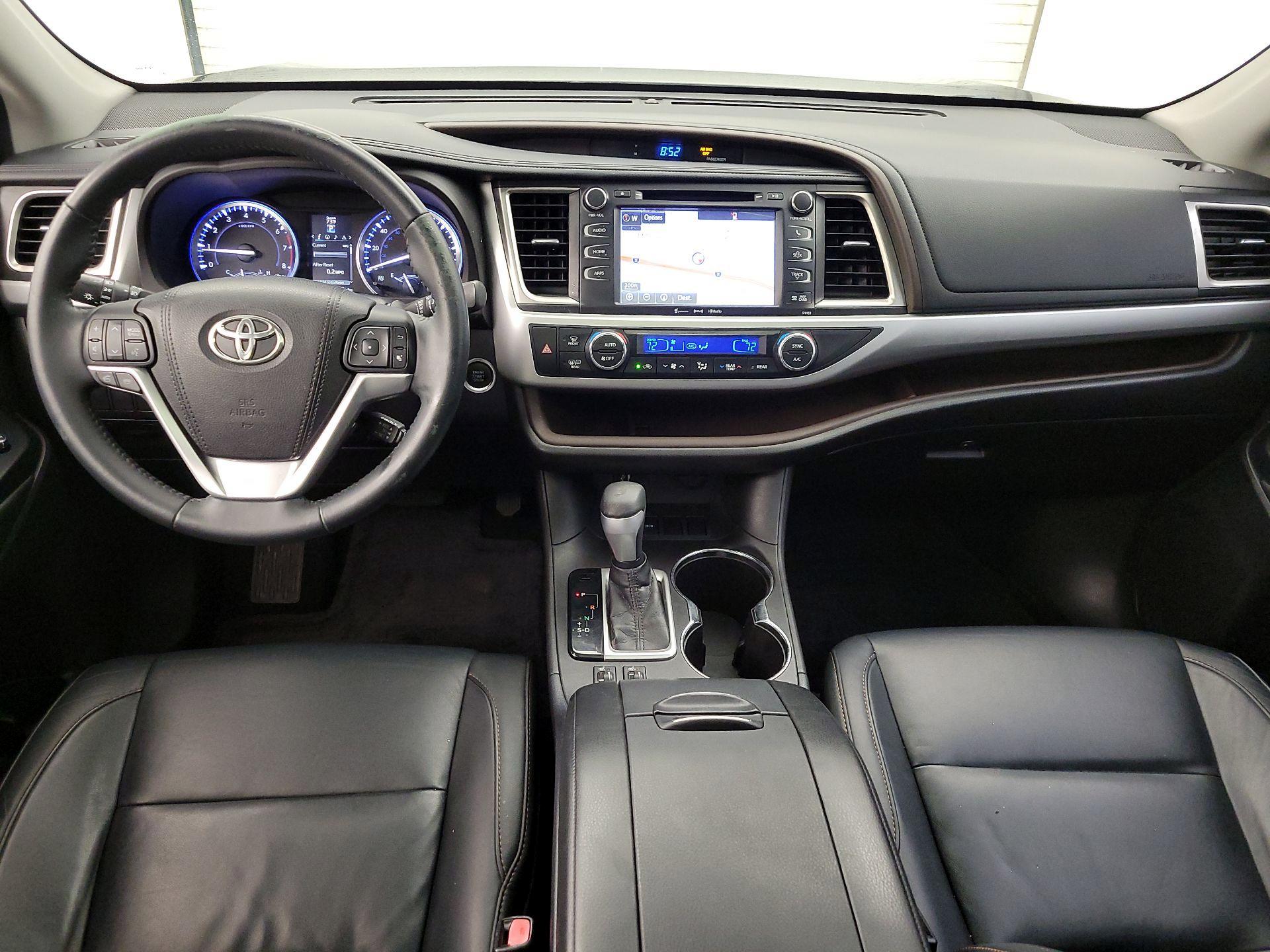 Thumbnail: 2016 Toyota Highlander - 9