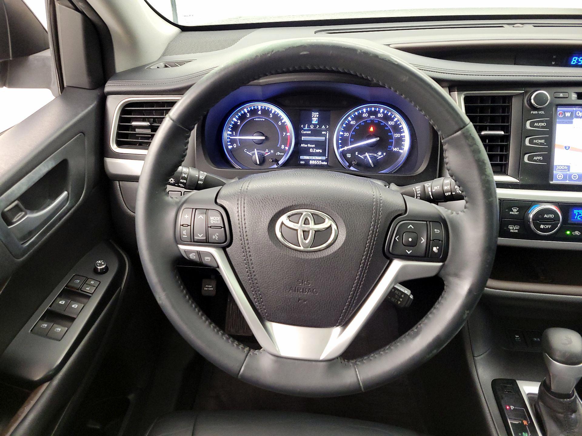 Thumbnail: 2016 Toyota Highlander - 10