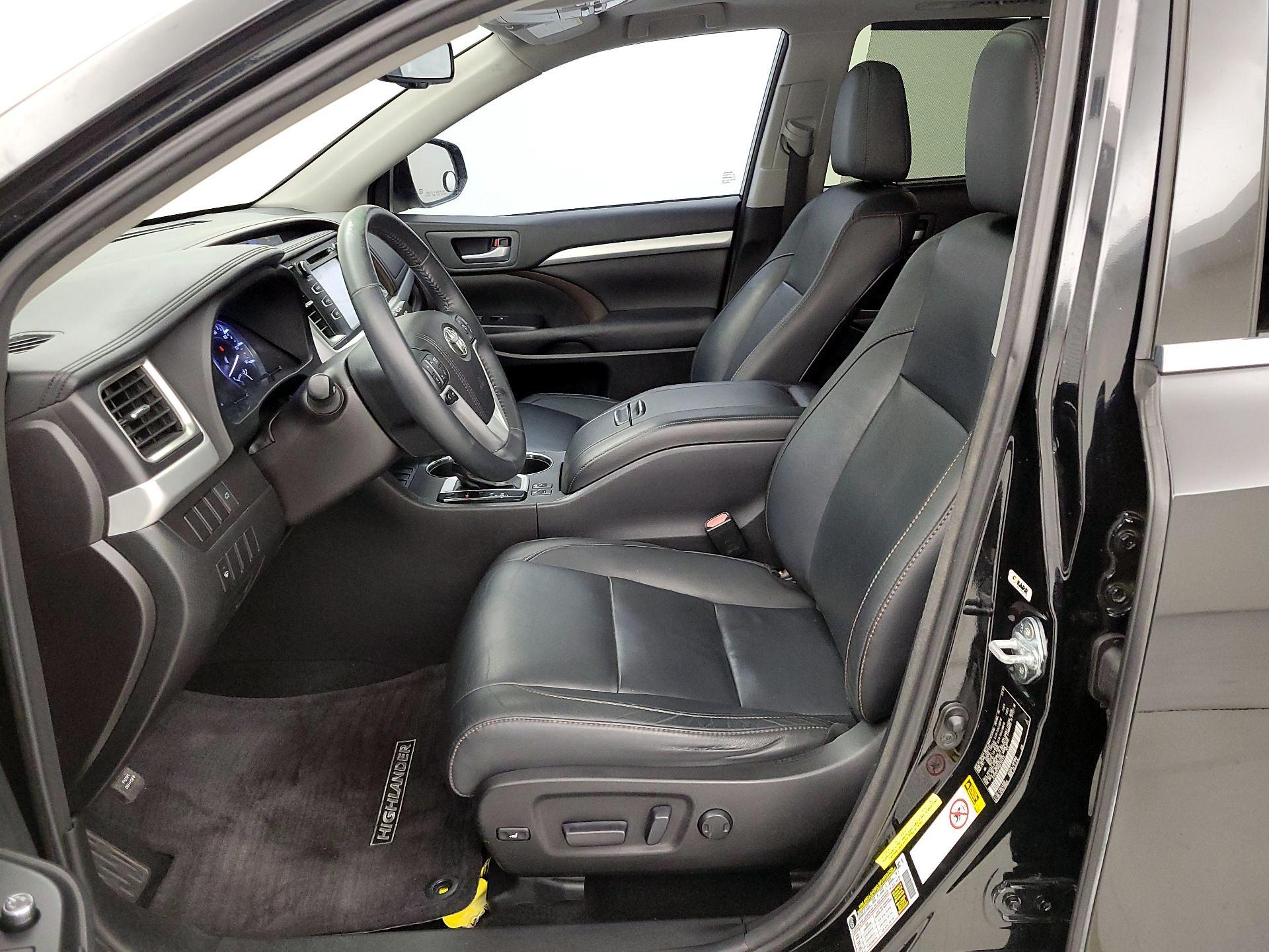 Thumbnail: 2016 Toyota Highlander - 11