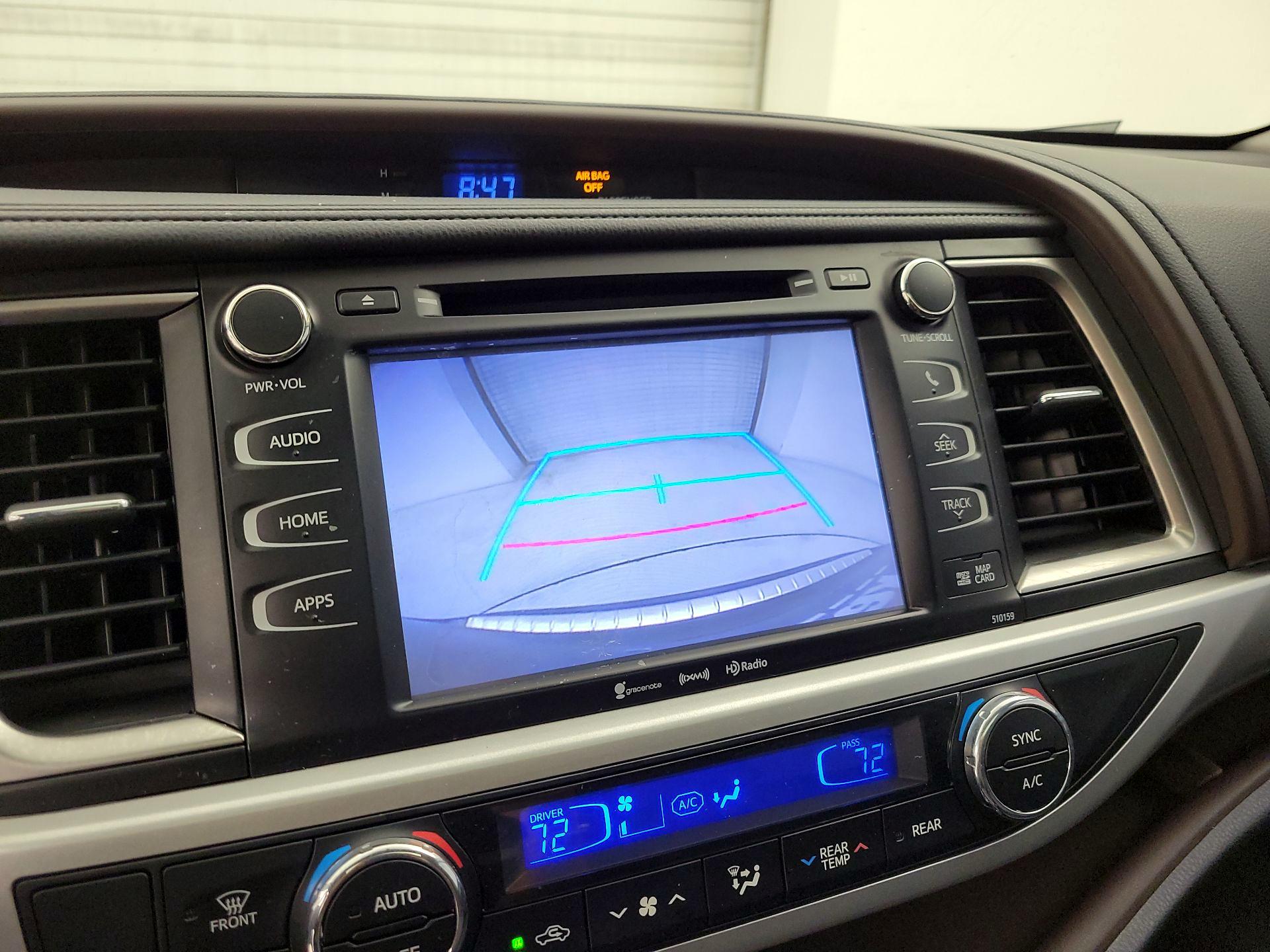 Thumbnail: 2016 Toyota Highlander - 15