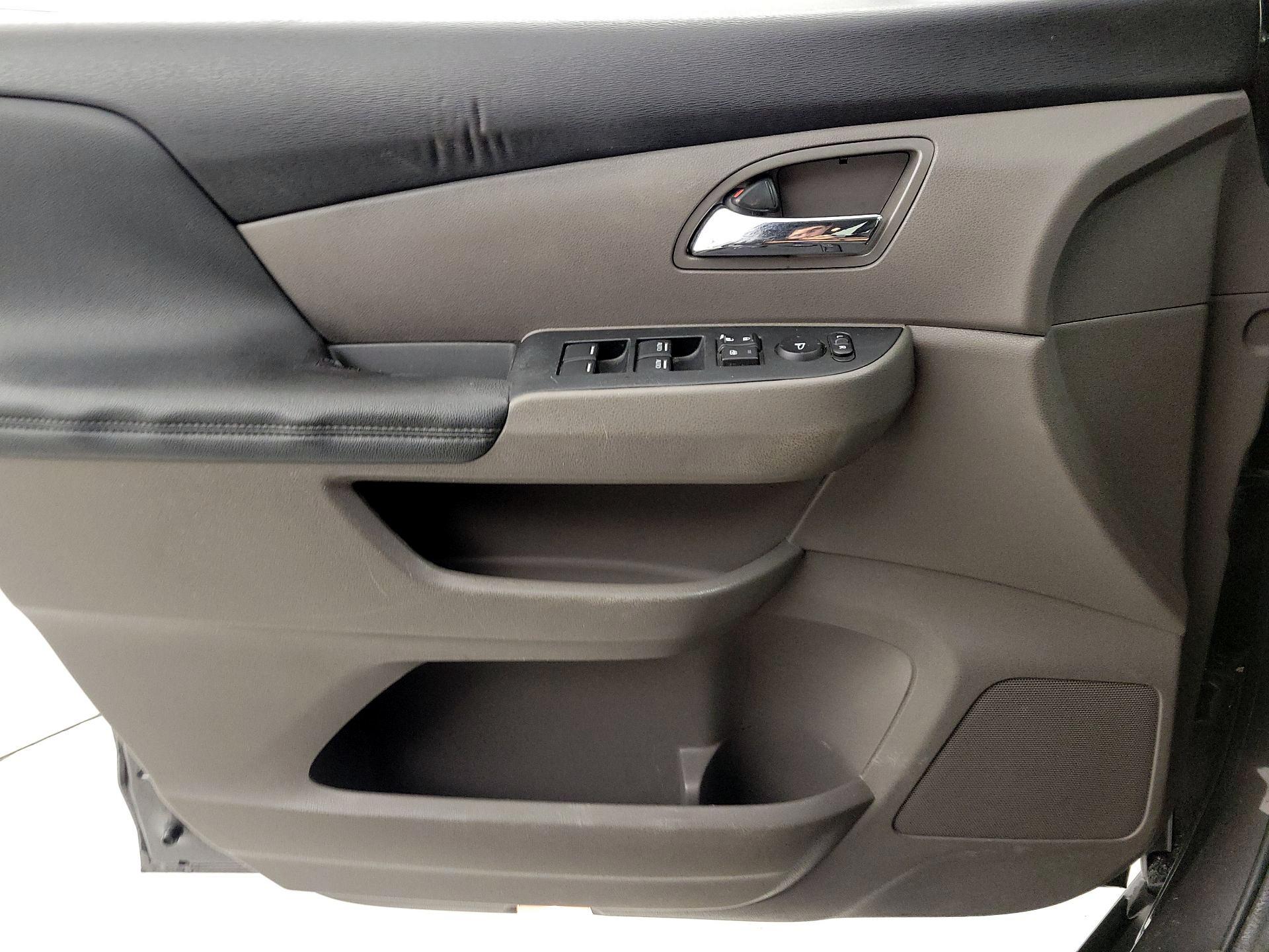 Thumbnail: 2015 Honda Odyssey - 12