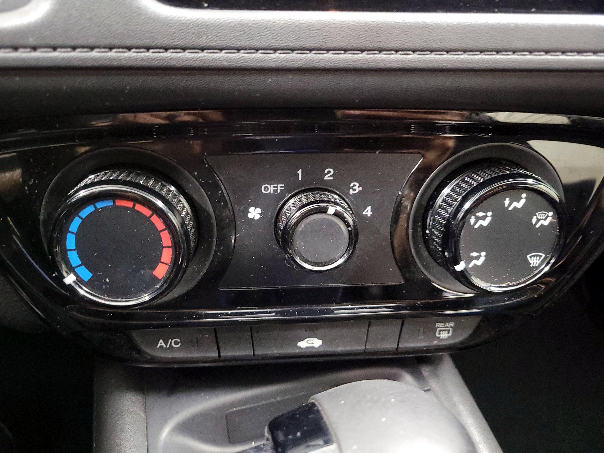 Thumbnail: 2018 Honda HR-V - 16