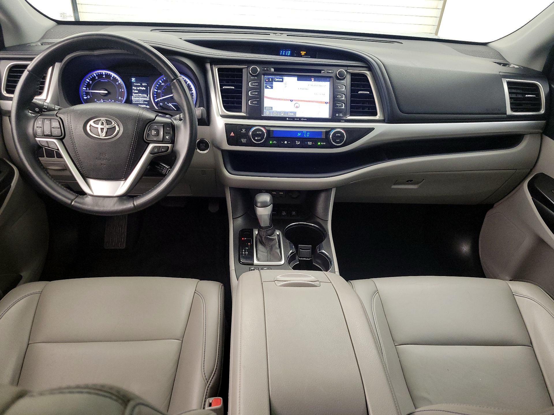 Thumbnail: 2019 Toyota Highlander - 9